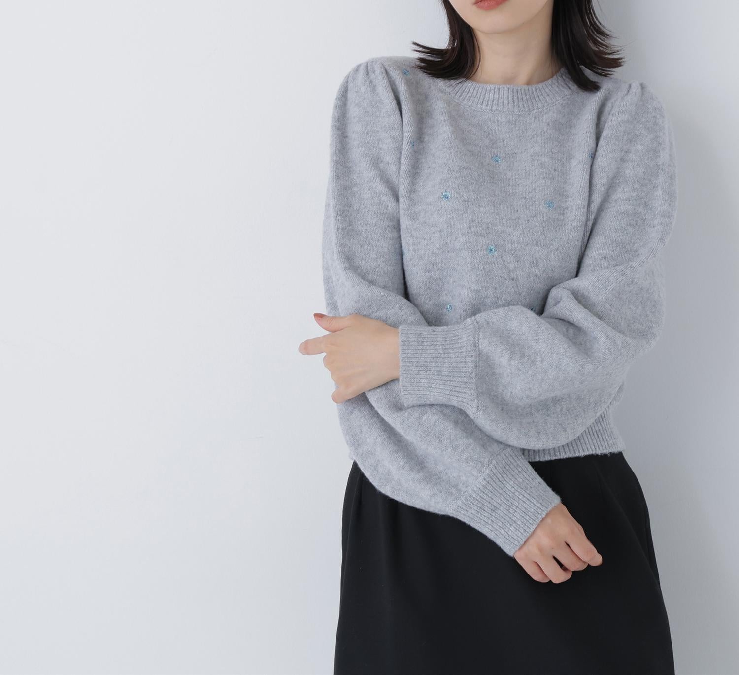 フラワー刺繍ニット グレー
