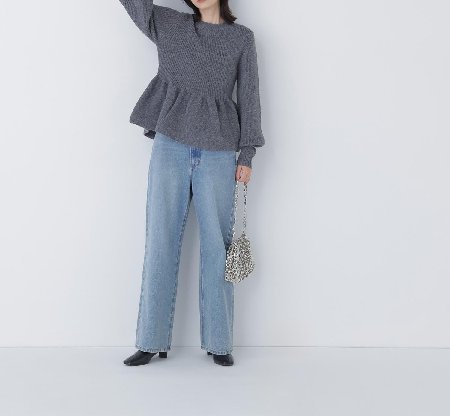 フォルムペプラムニット グレー