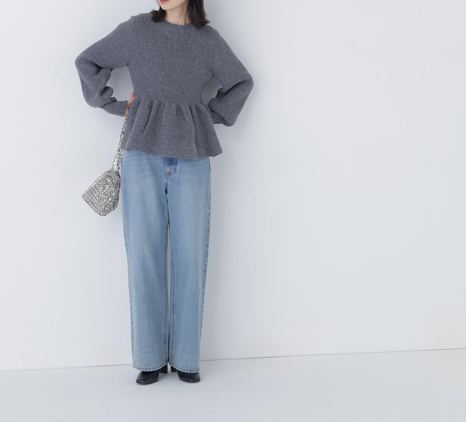 フォルムペプラムニット グレー