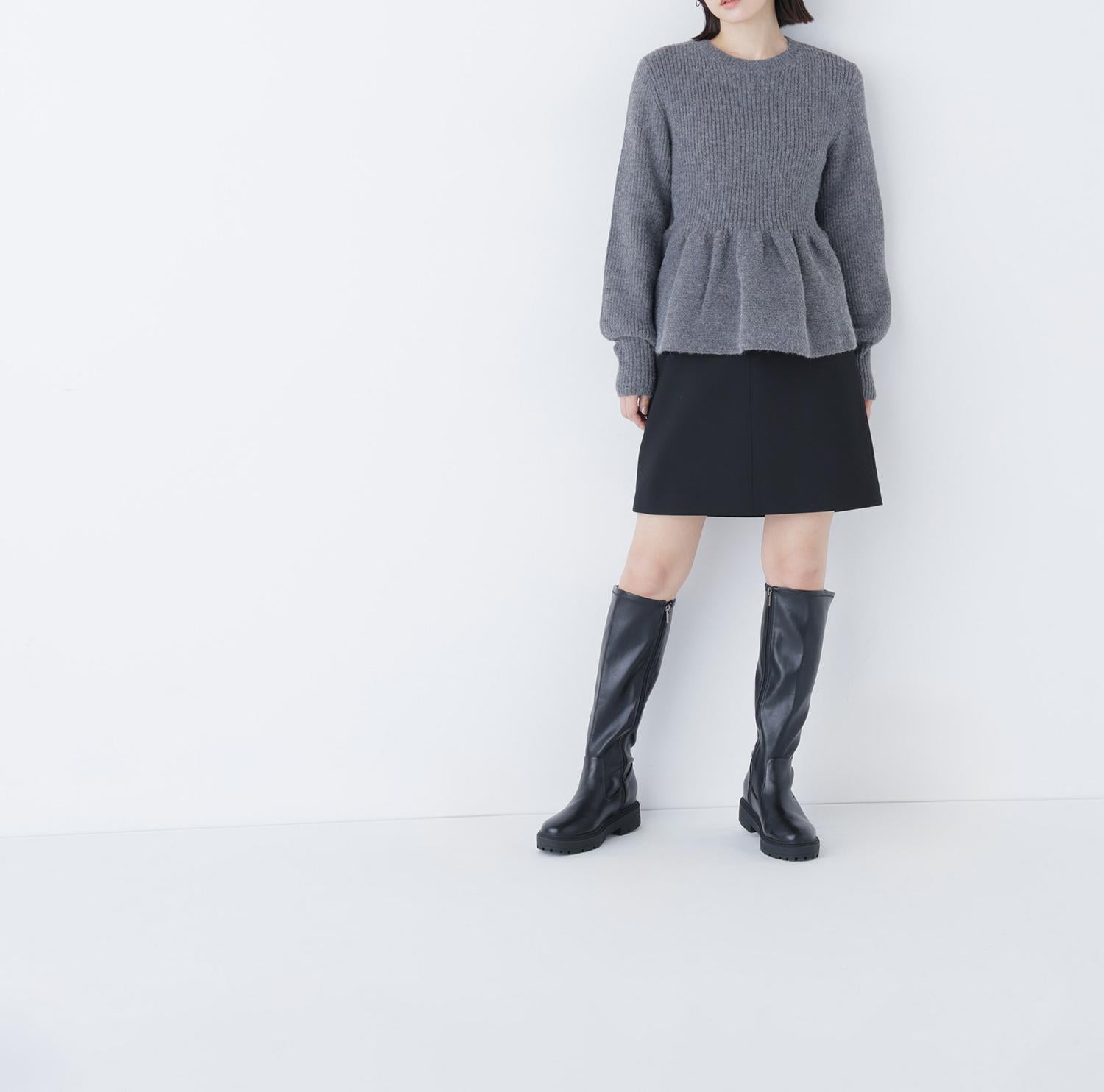 フォルムペプラムニット グレー