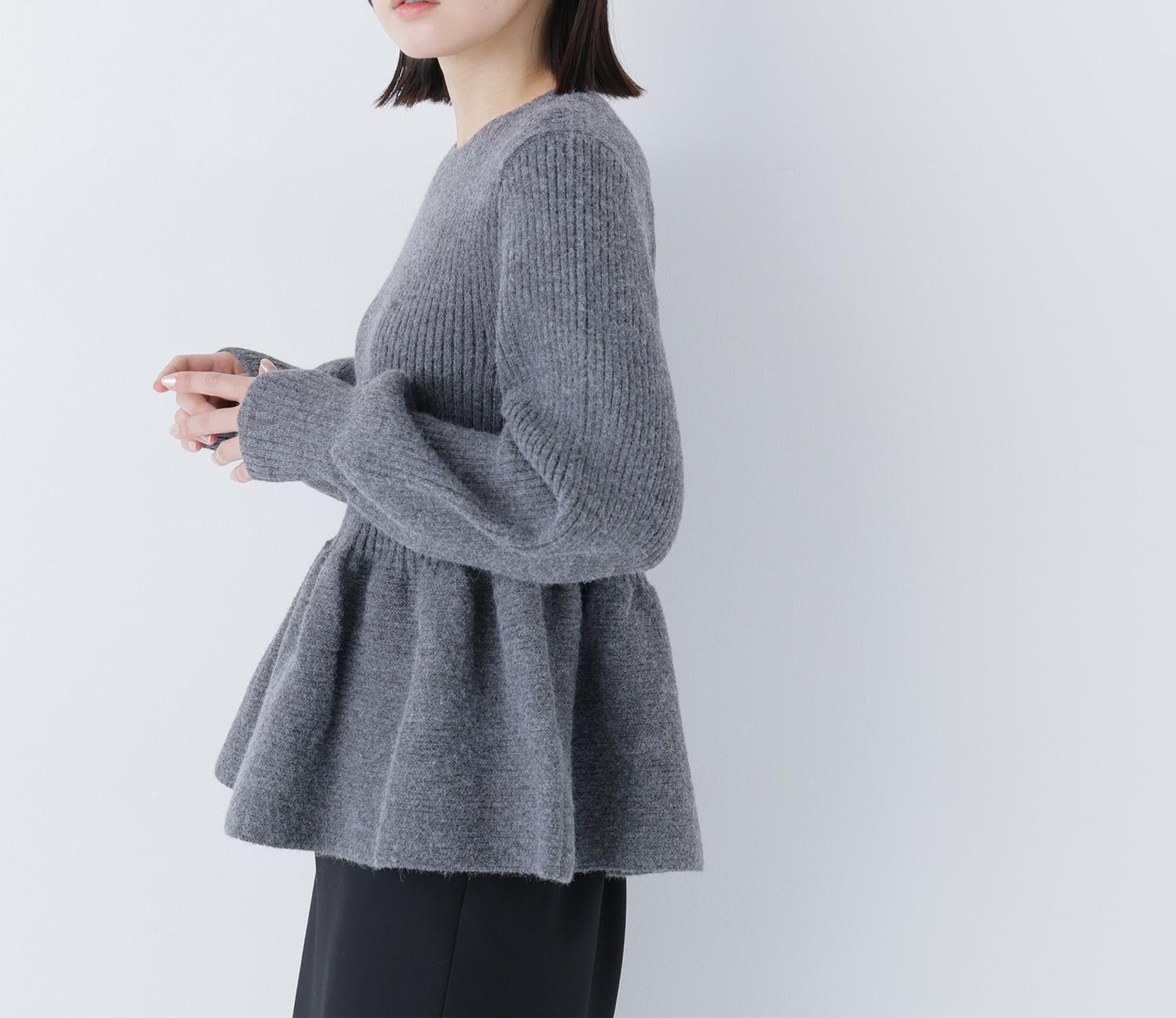 フォルムペプラムニット グレー