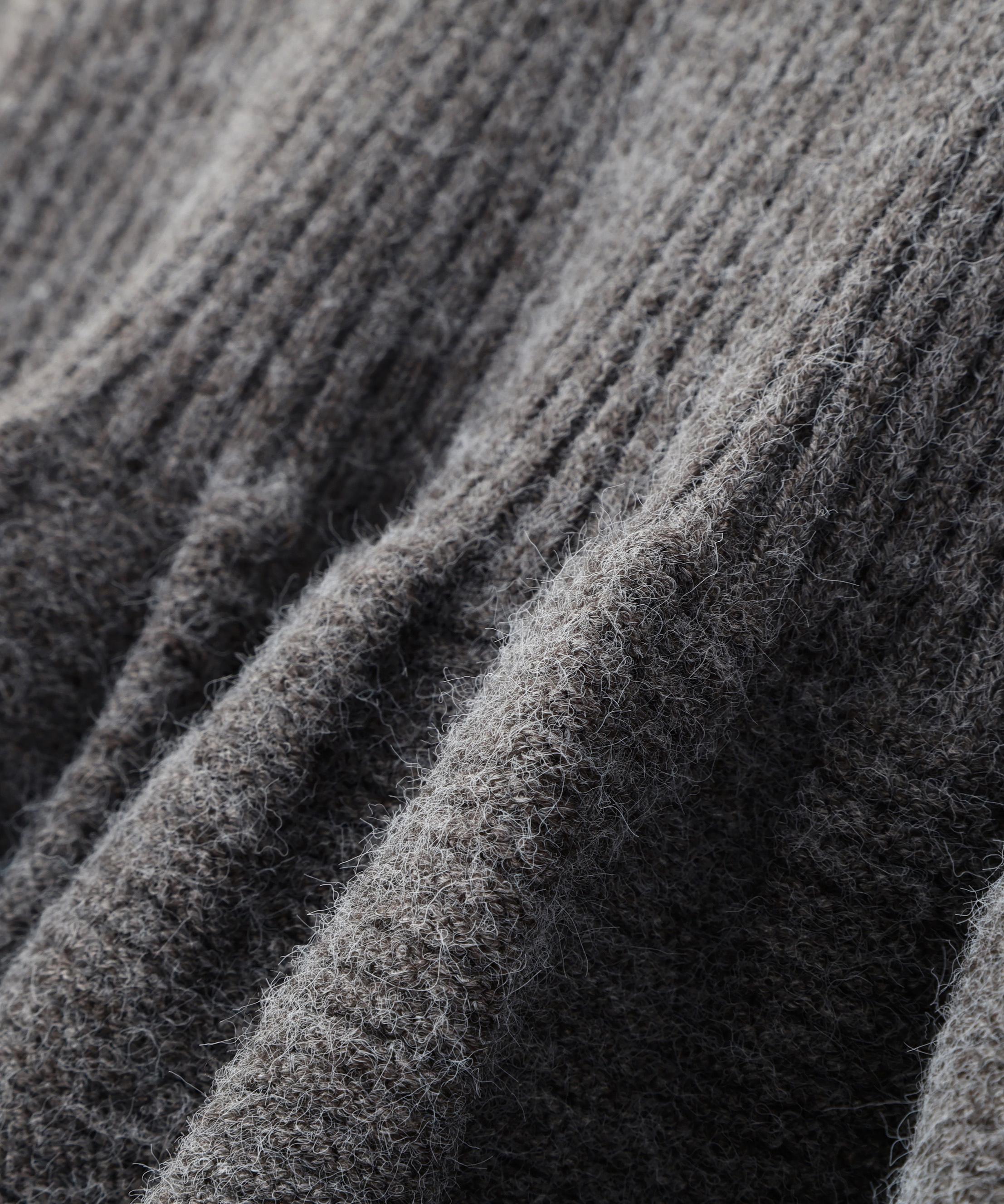 フォルムペプラムニット グレー