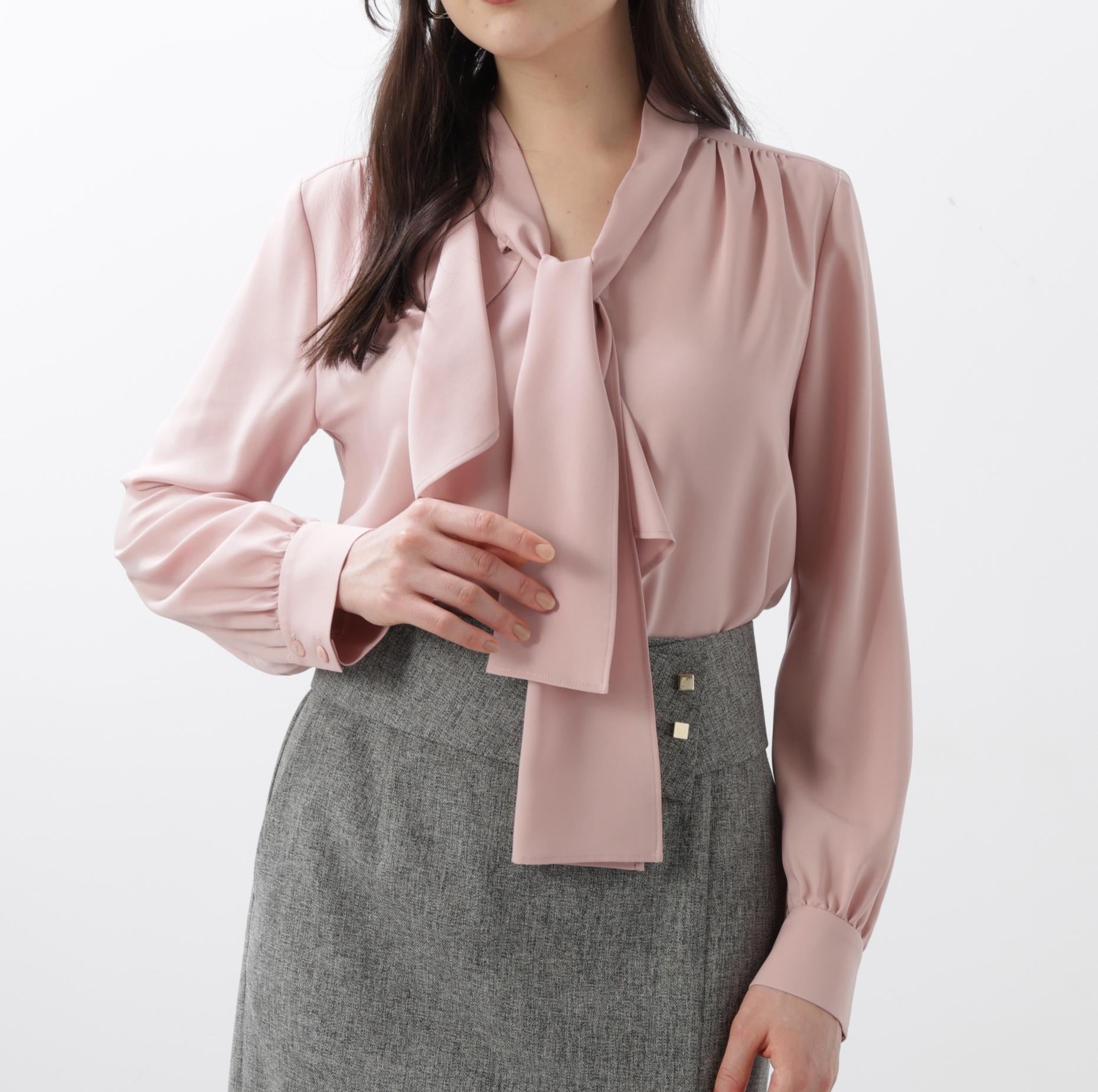 ［WEB/店舗限定カラー］ラッフルアクセントボウタイブラウス ピンク