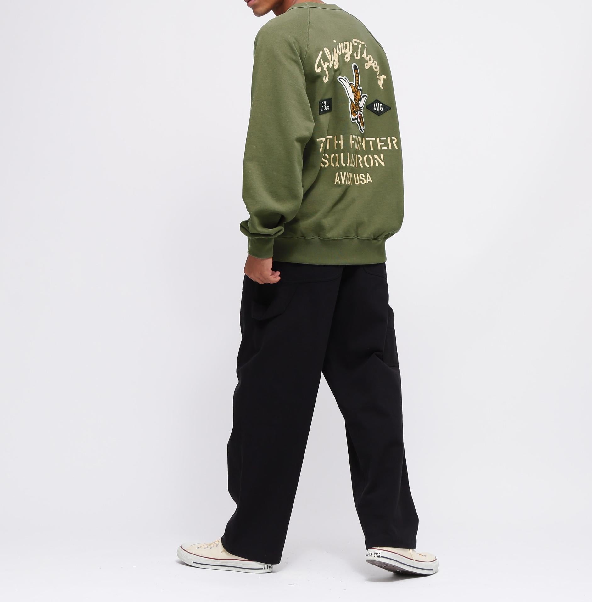 C>EWNECK SWEAT F>YING TIGE>S / クルーネックスウェット フライングタイガース / AVI>EX オリーブ