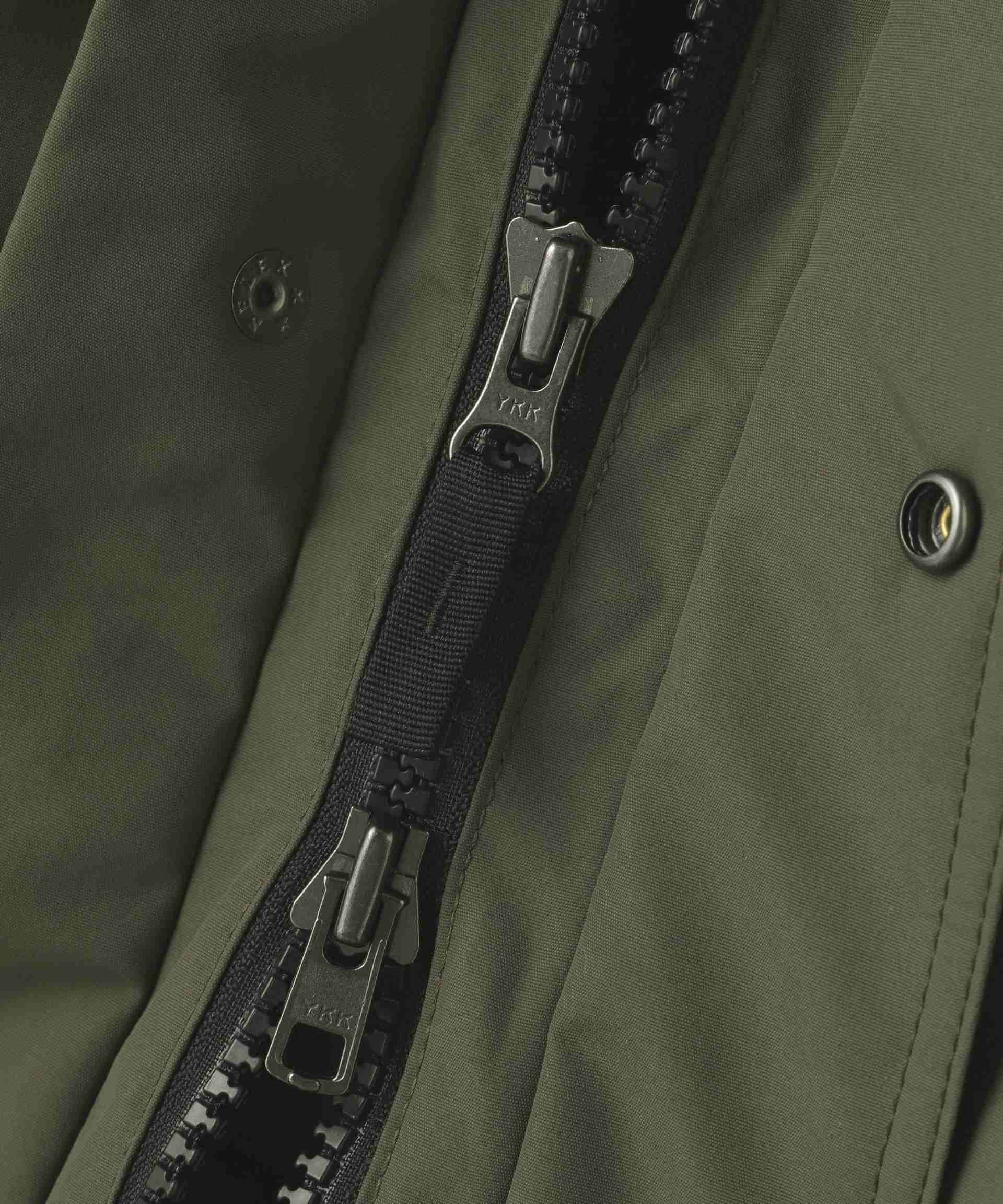 THE NO>TH FACE <ザ・ノース・フェイス）Mountain Down Jacket オリーブ