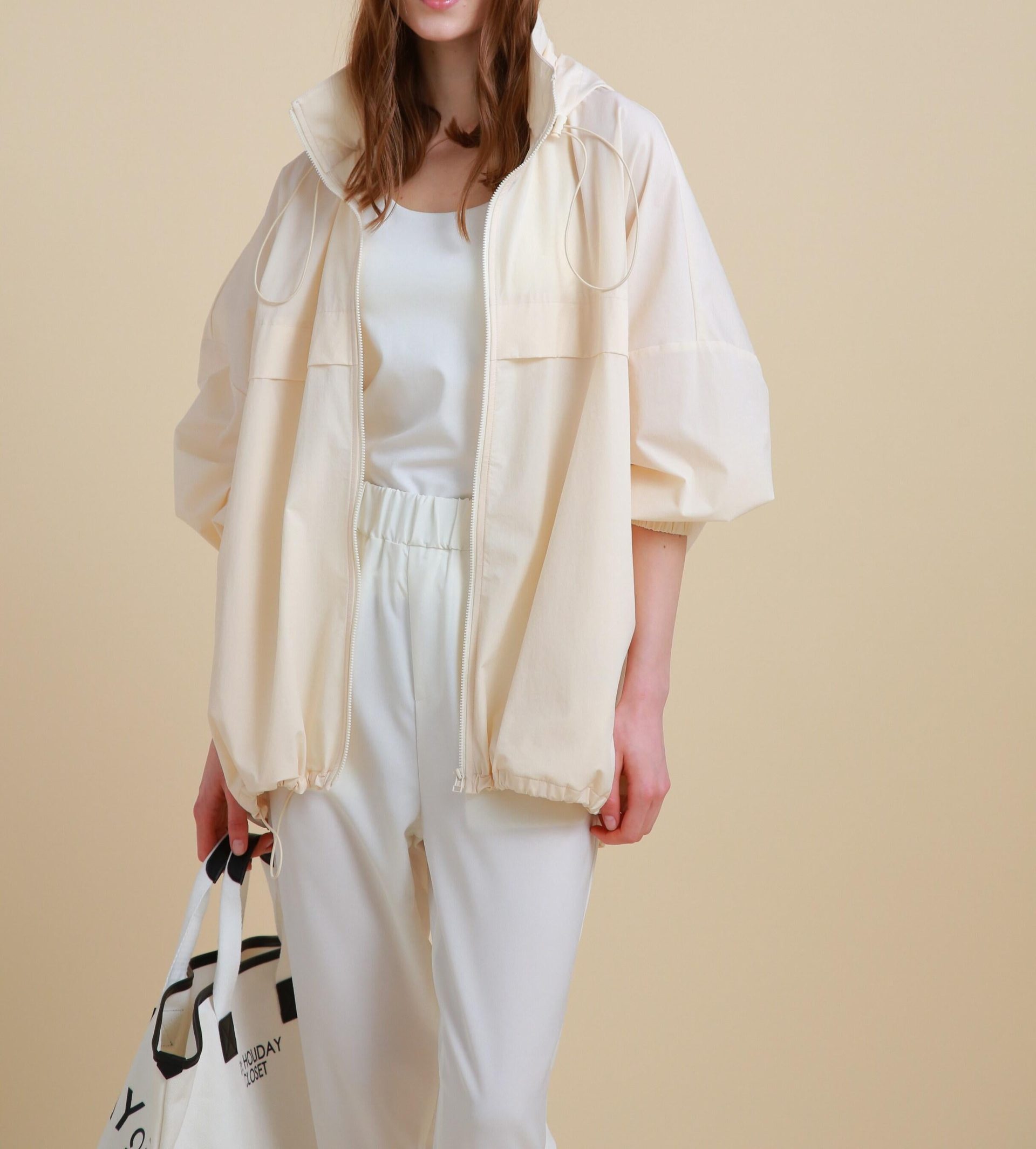 [THE HOLIDAY CLOSET]ドルマンフードコート エクリュ1