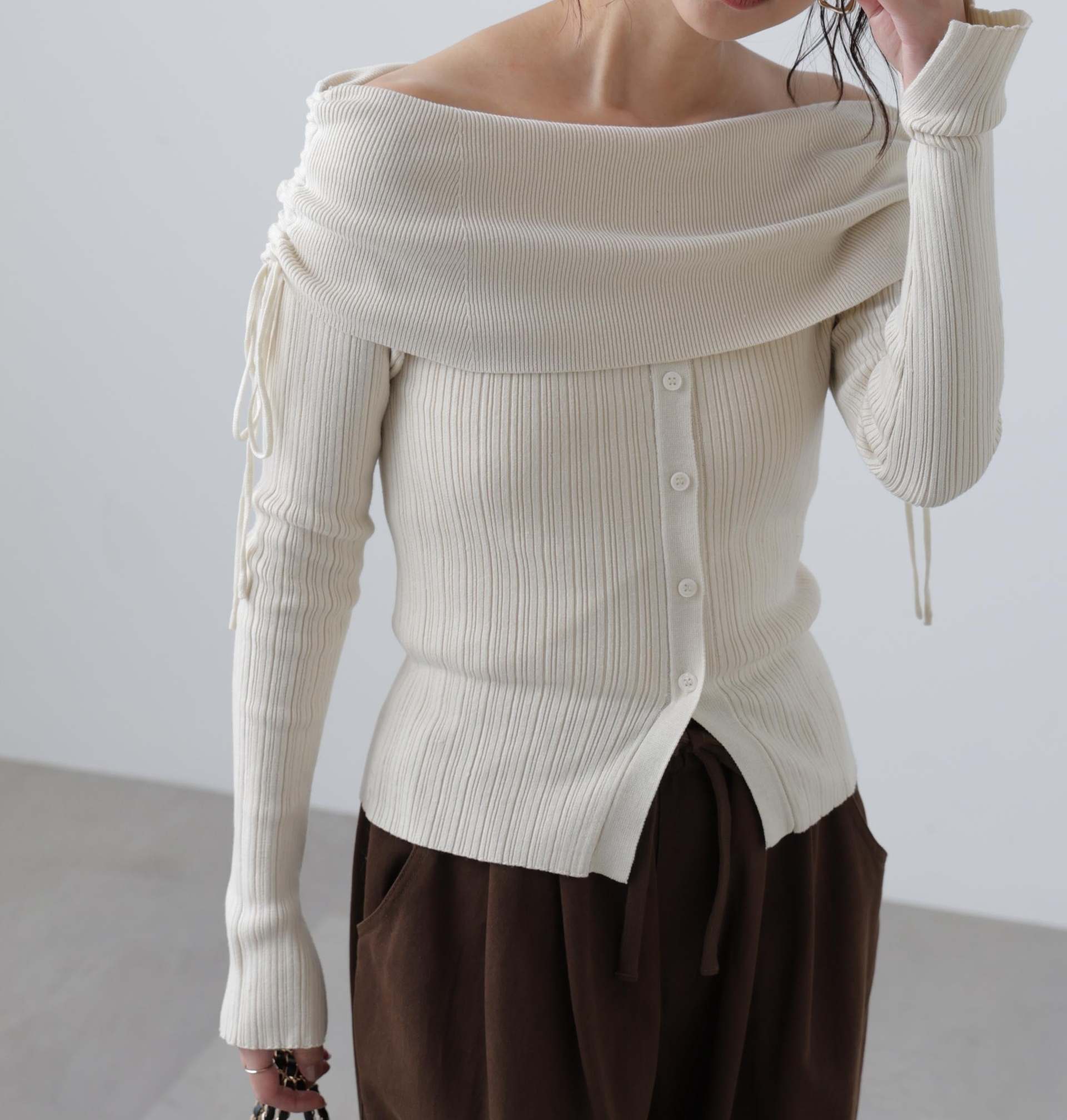 リボンシャーリングオフショルダーニット オフ