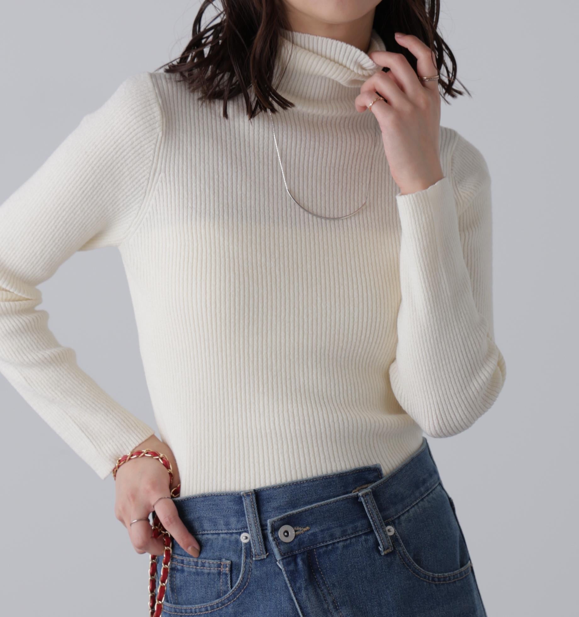 タートルネックリブニット ホワイト