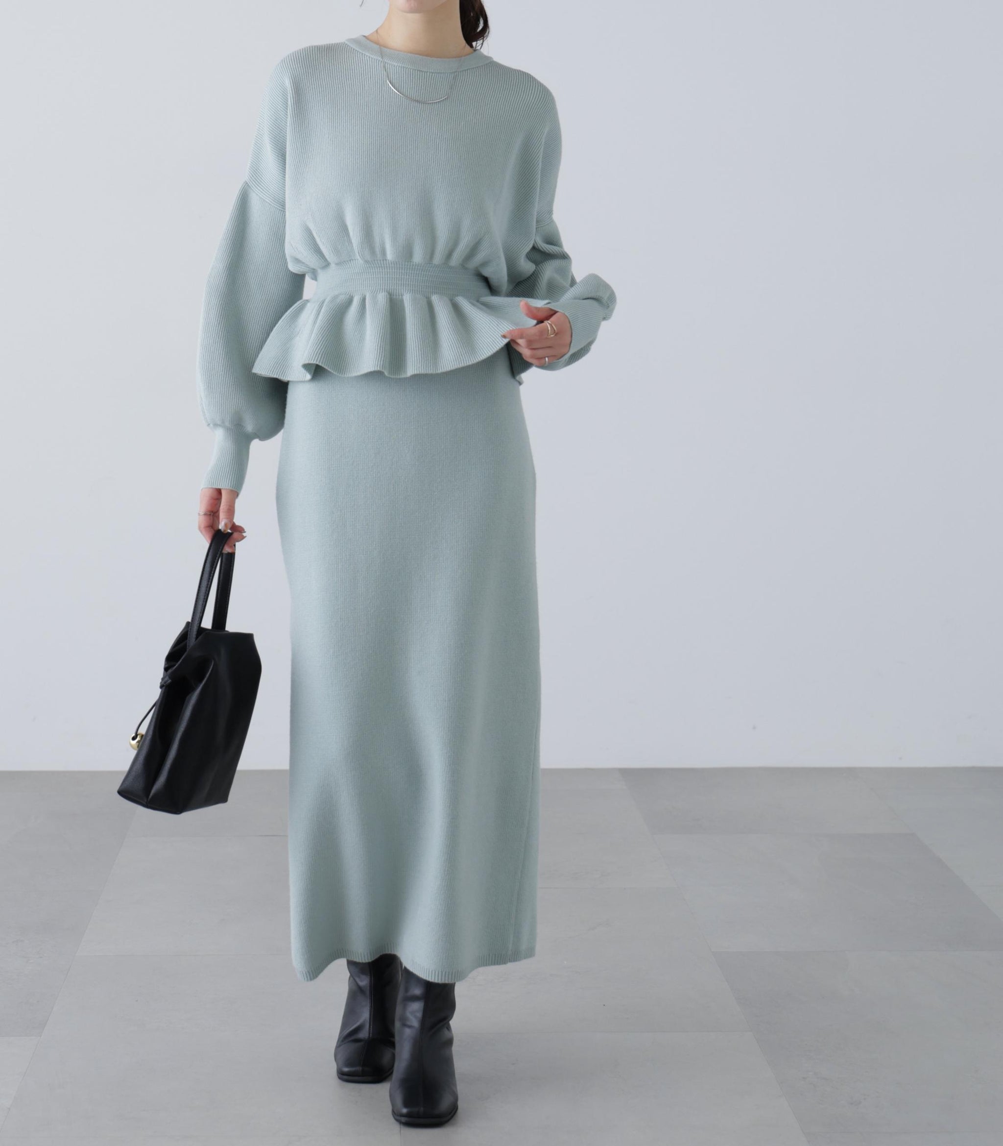 ペプラムニットセットアップ ライトブルー