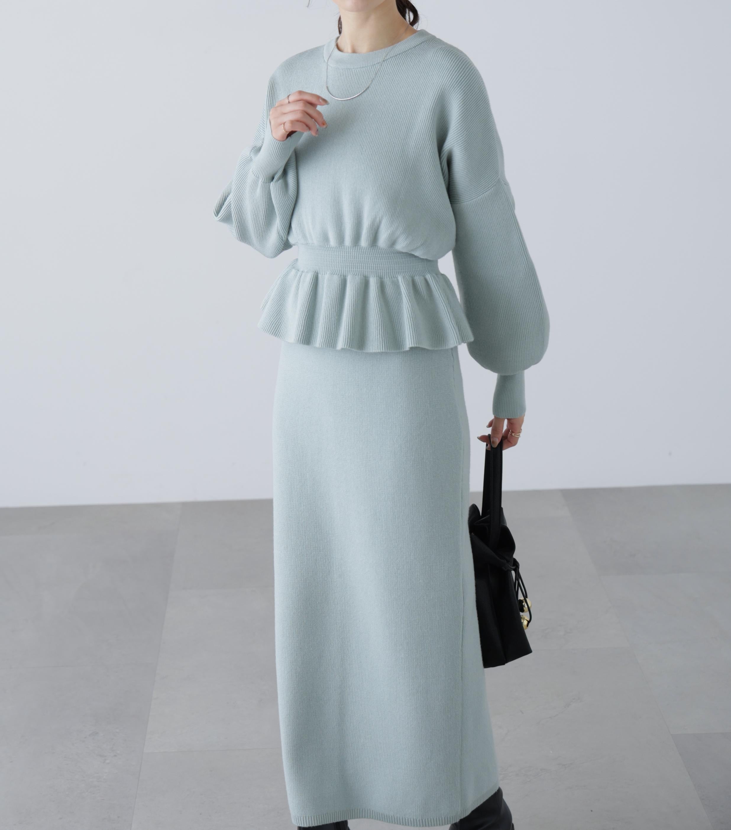 ペプラムニットセットアップ ライトブルー