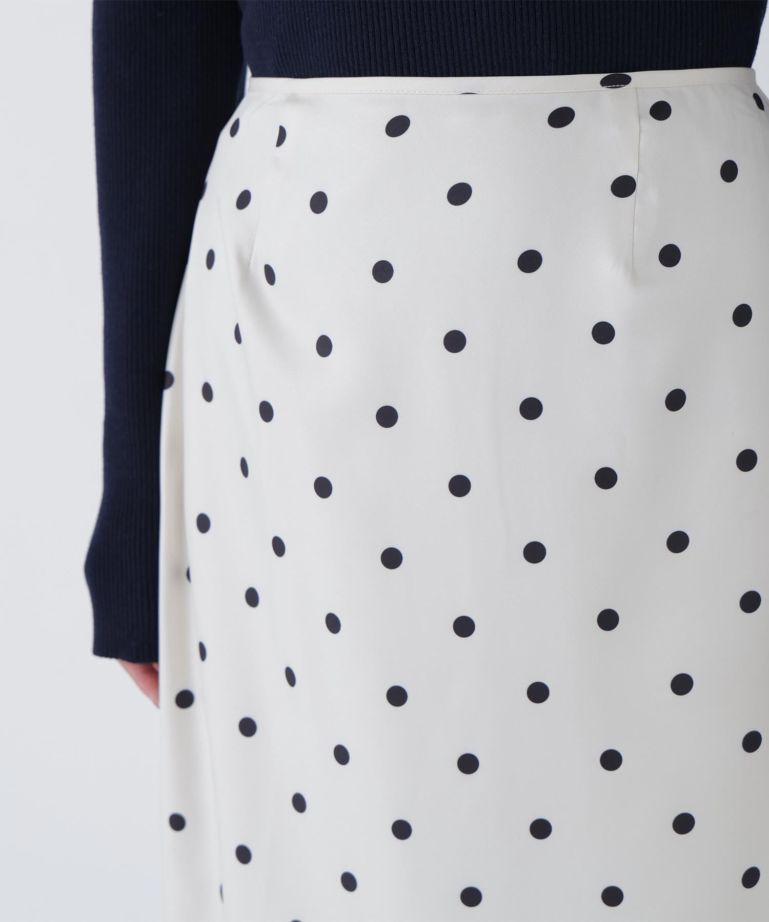 ドットサテンタイトスカート オフホワイトベース2