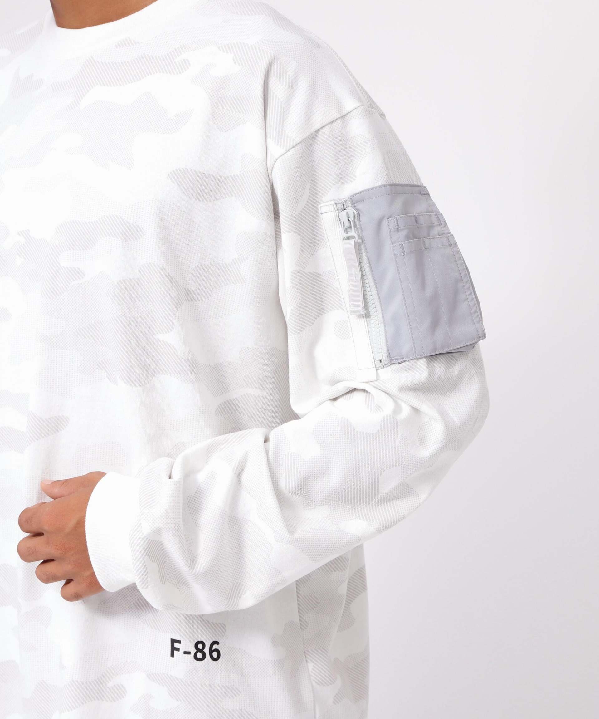 SIDE ZIP STENCIL T-SHI>T "HAT IN THE >ING" / サイドジップ ステンシル 長袖Tシャツ "ハット  ホワイトカモ34