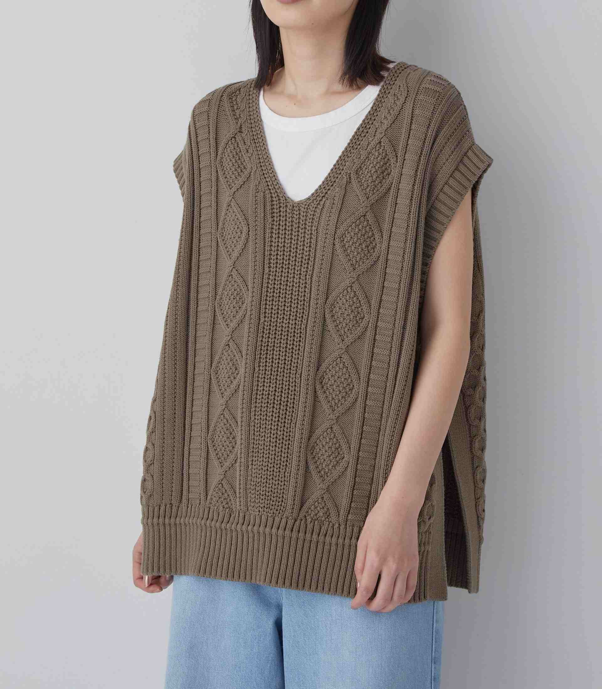 ◆ケーブル編みニットベスト カーキ
