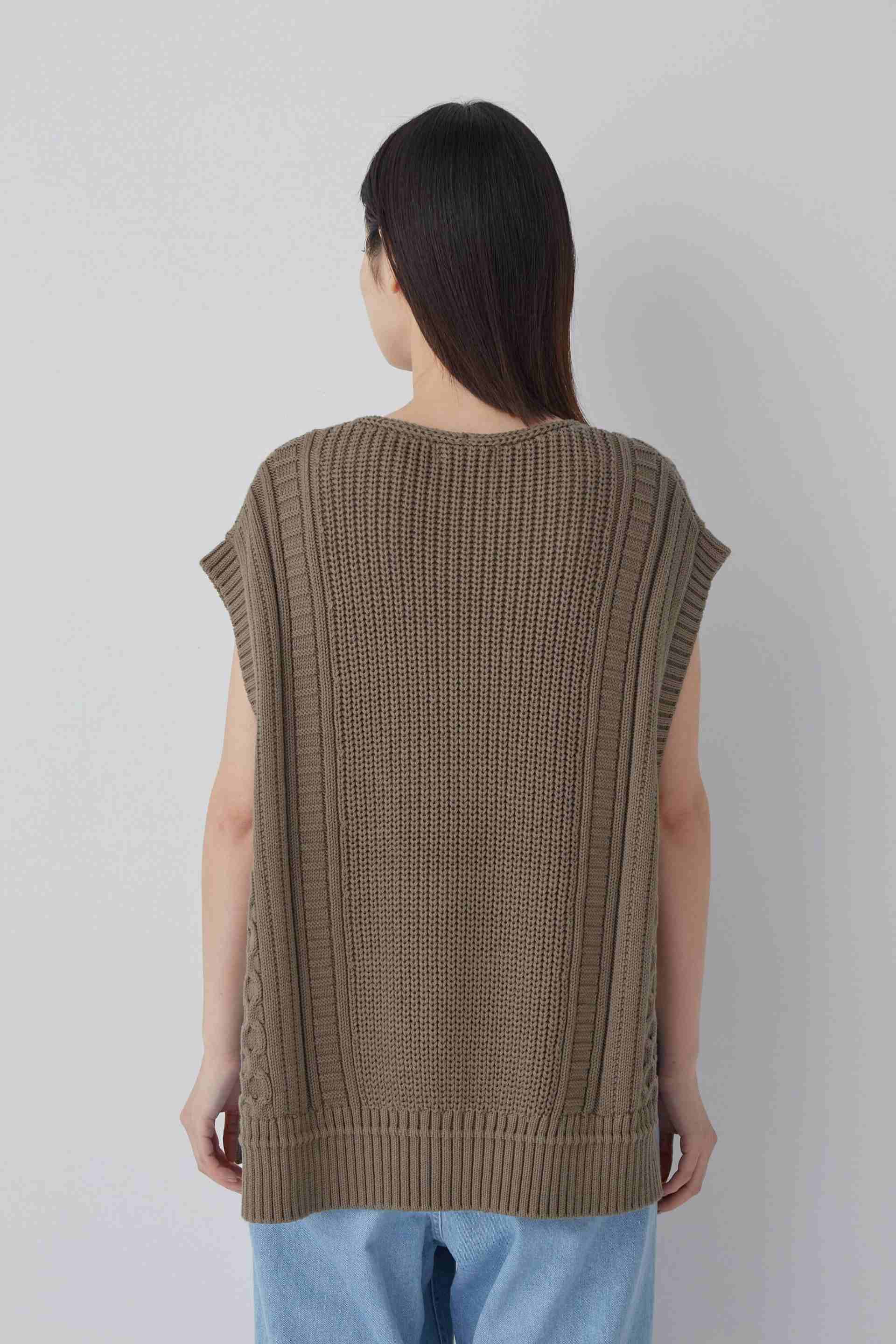 ◆ケーブル編みニットベスト カーキ