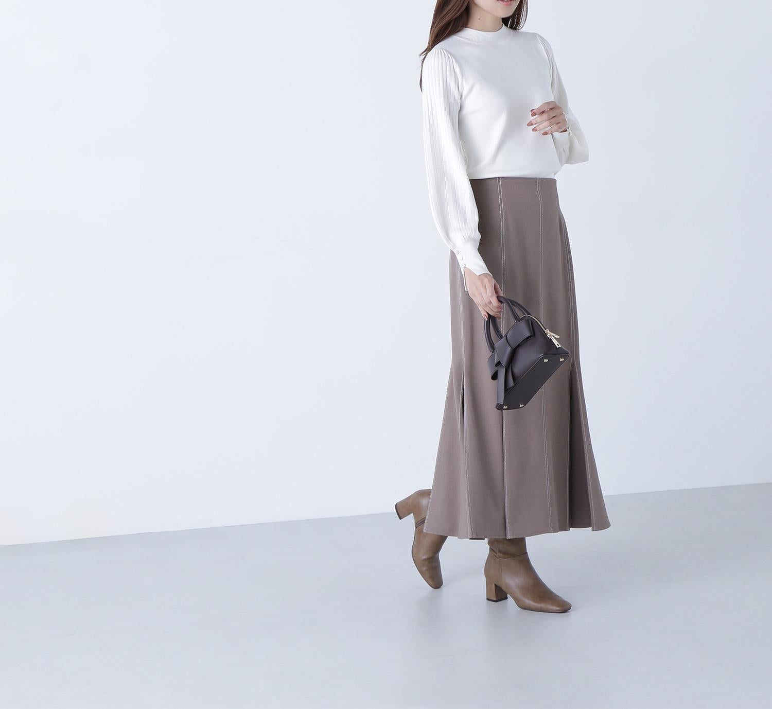 プリーツスリーブニット オフホワイト1