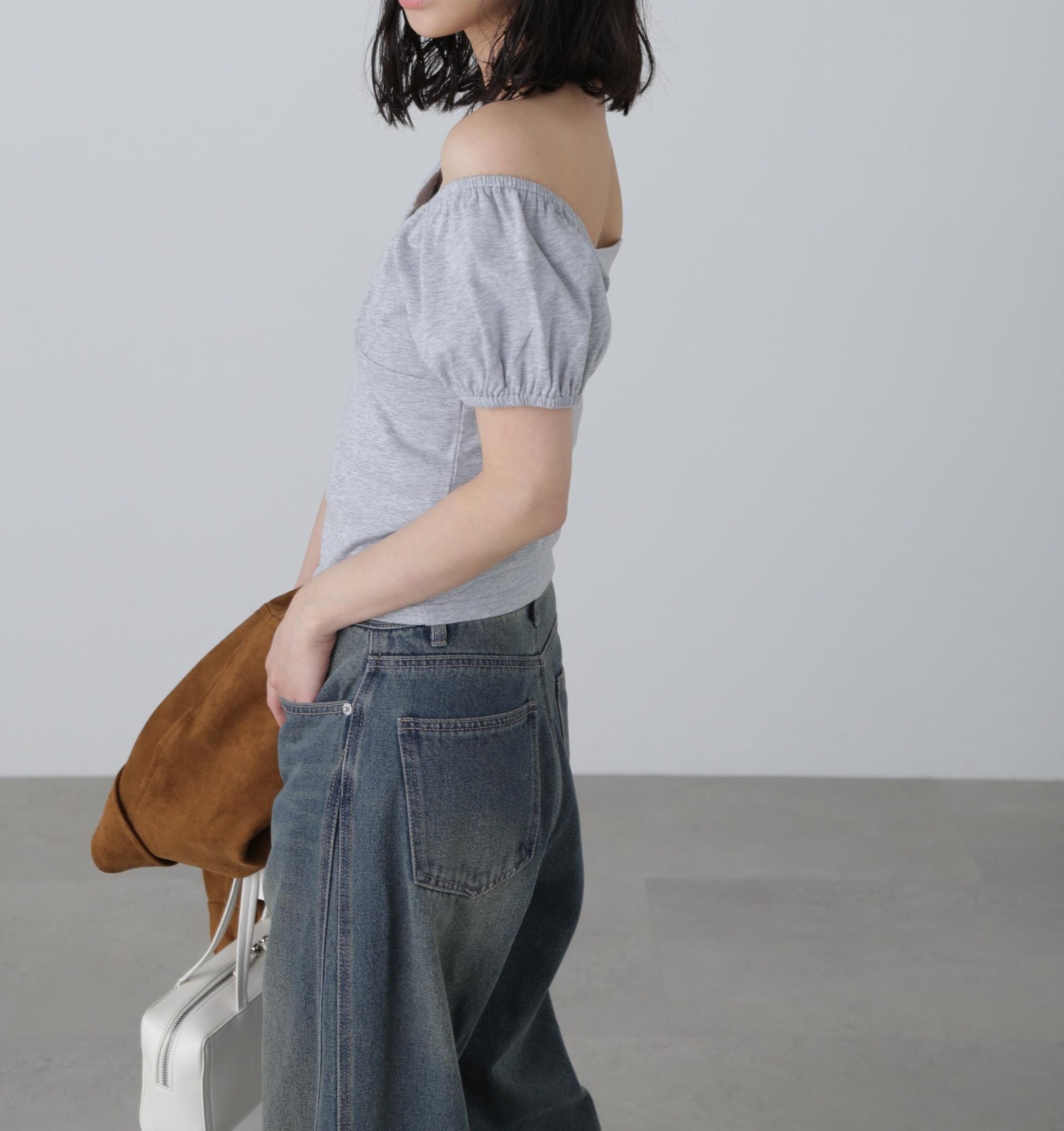 Off-shoulder Gathered Cut-and-sew