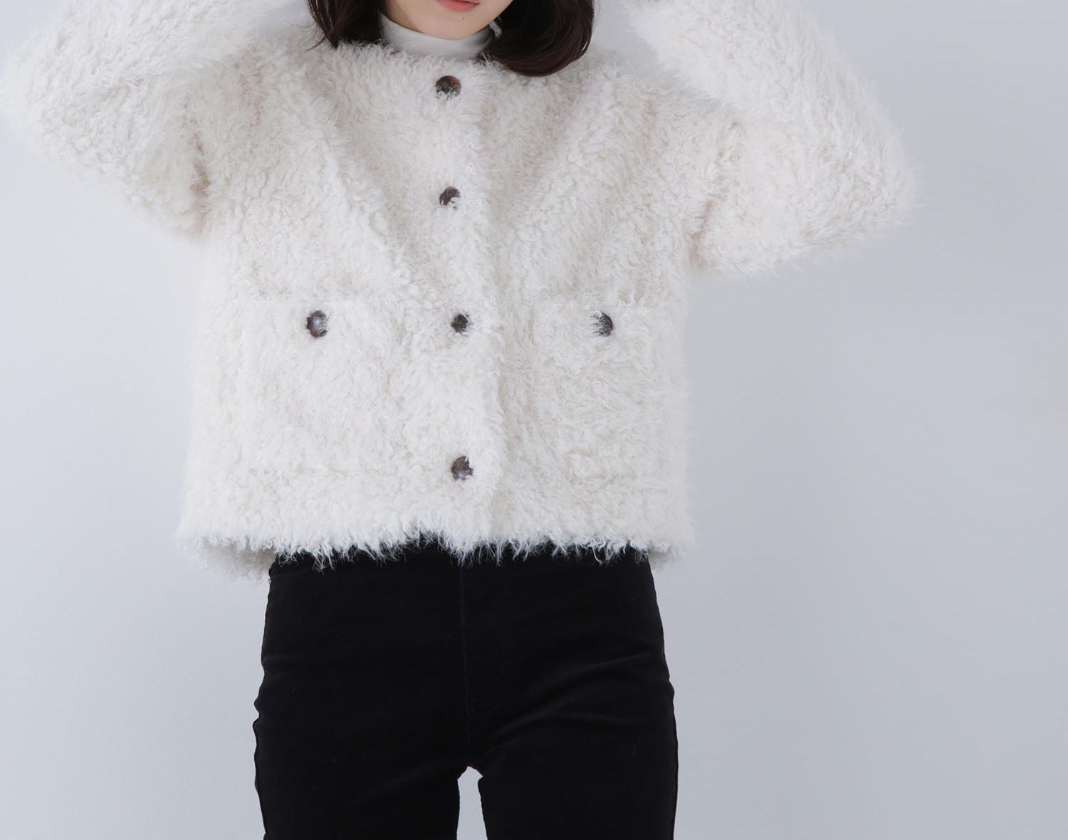 カーリーフェイクファージャケット オフホワイト1