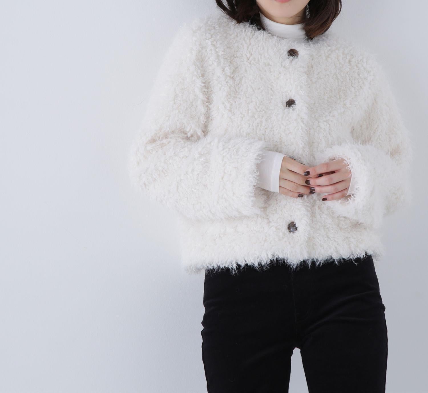 カーリーフェイクファージャケット オフホワイト1