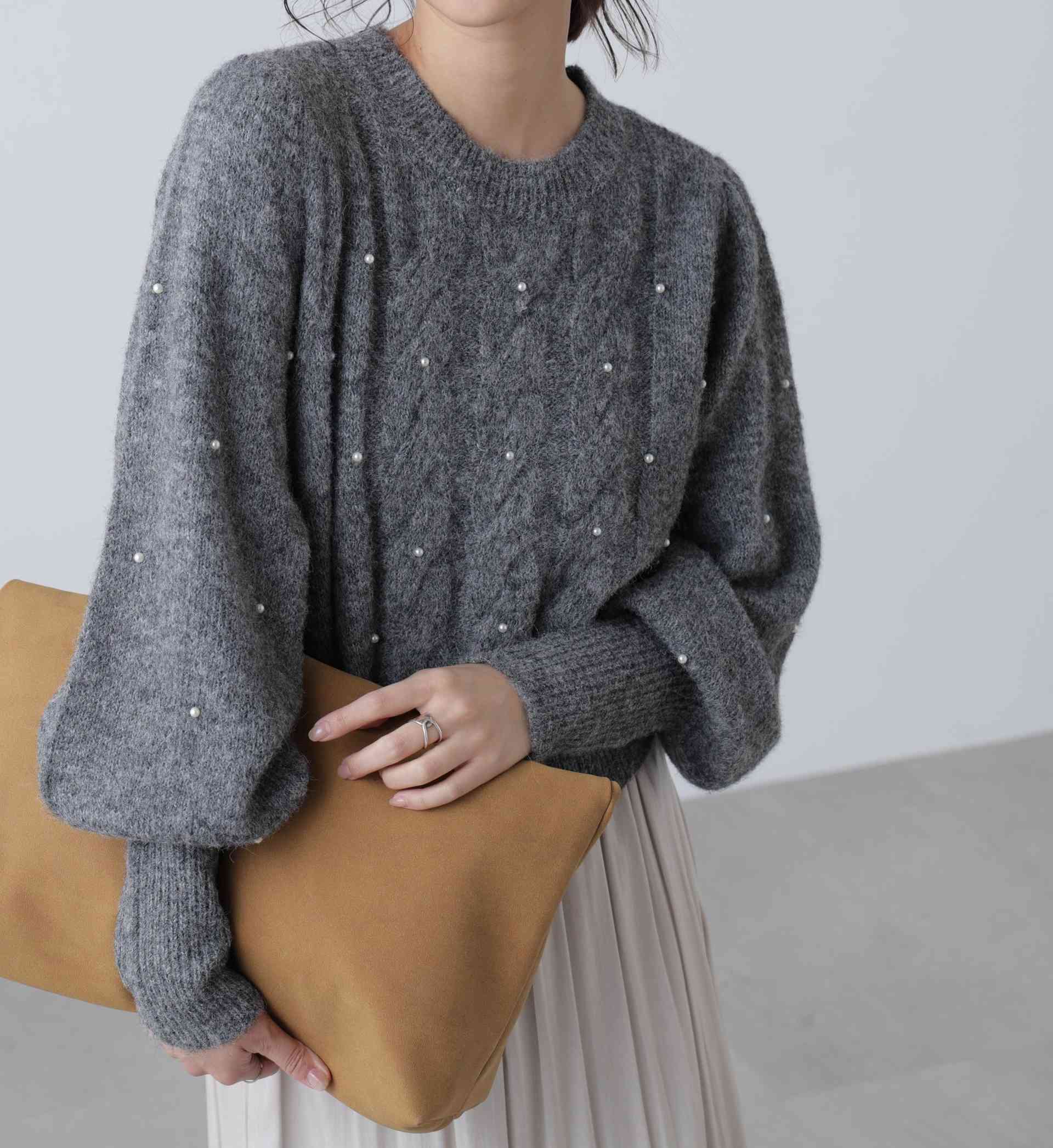 パール付きケーブルショート丈ニット グレー