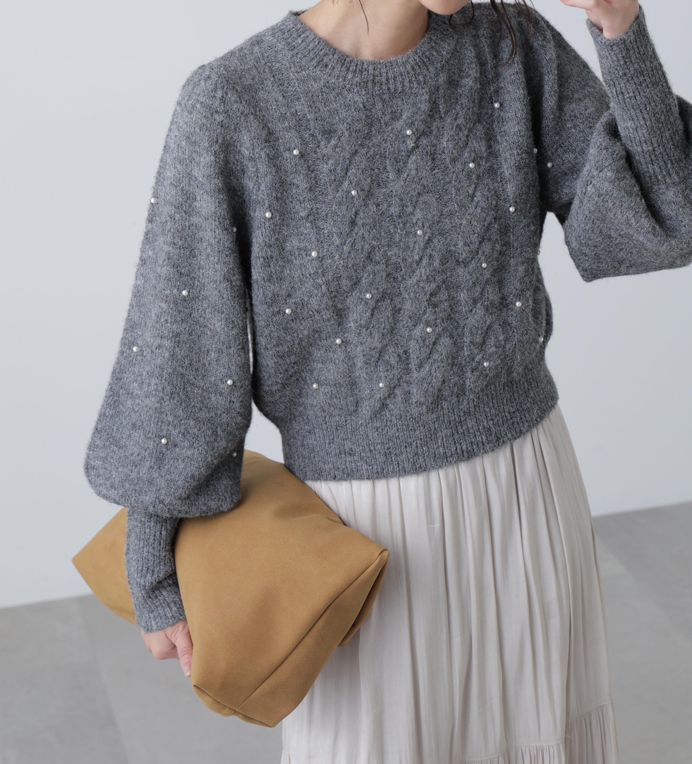 パール付きケーブルショート丈ニット グレー