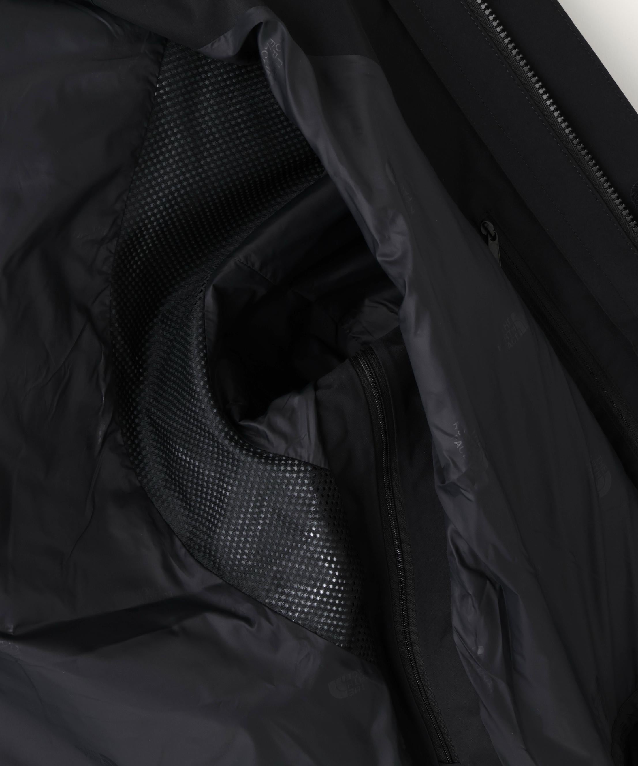 THE NORTH FACE (ザ・ノース・フェイス）Mountain Jacket ブラック