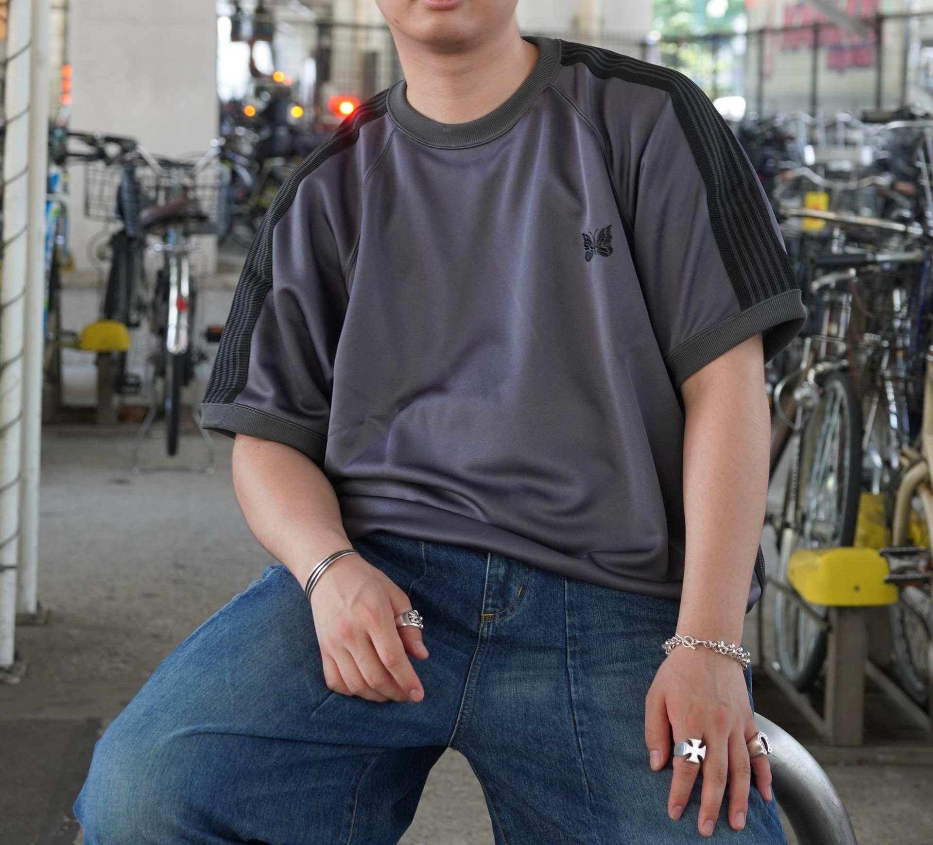 Needles/ニードルズ  別注Tack S/S Cew Neck Shit-Poly Smooth チャコール