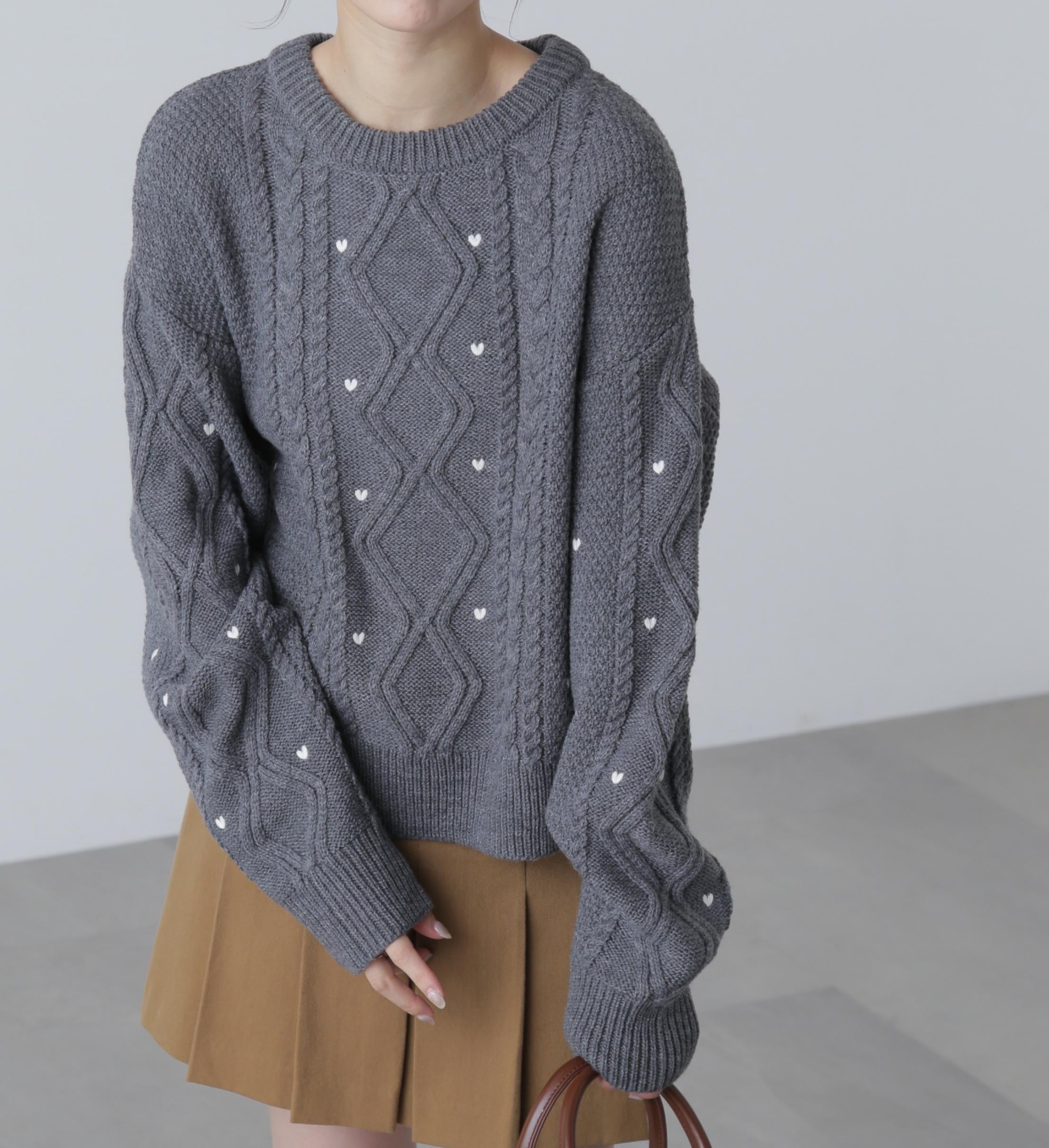 ハート刺繍ケーブルニット グレー