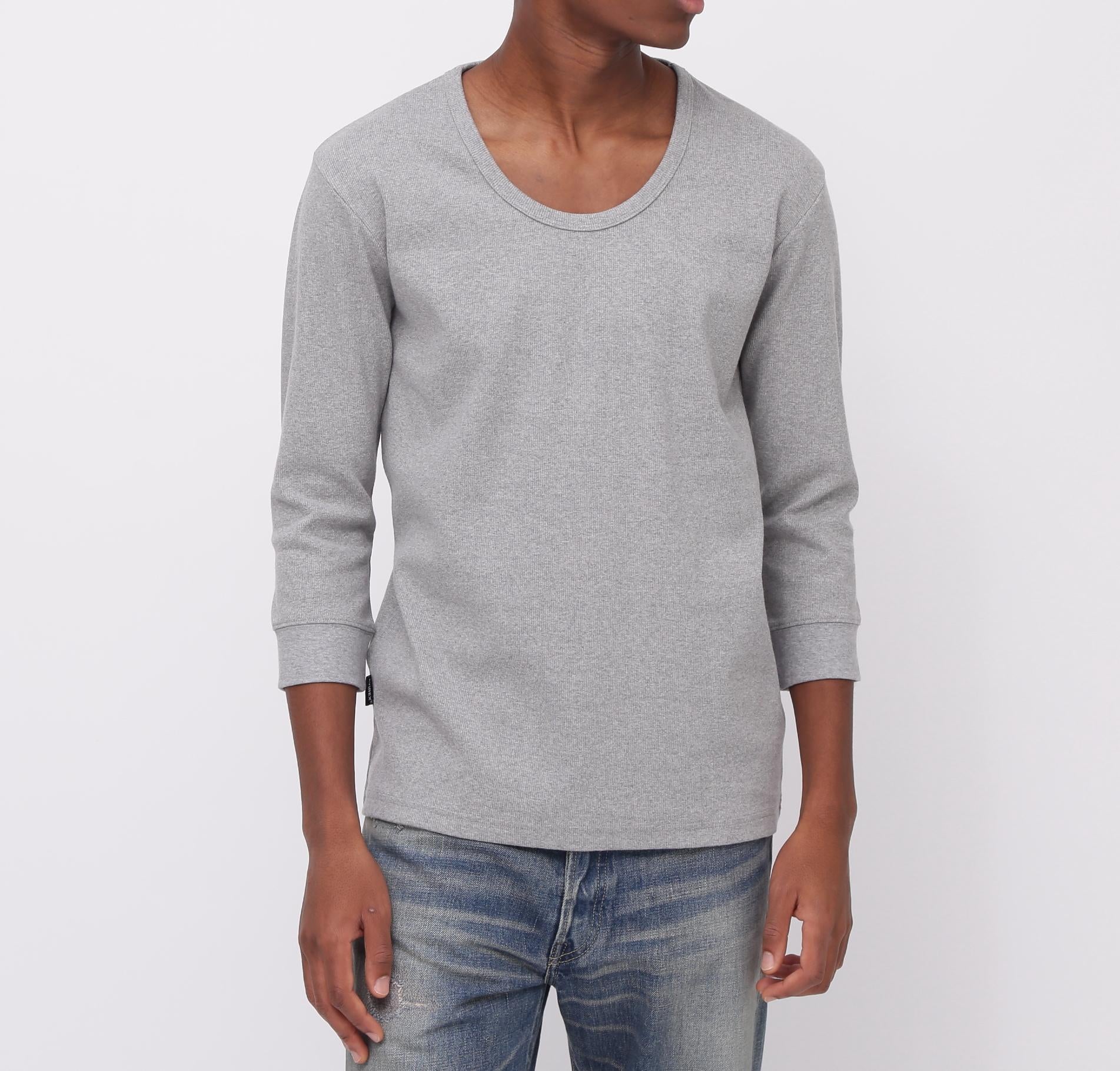 《DAILY/デイリー》2/3 SLEEVE U-NECK T-SHI>T/2/3 スリーブ Uネック Tシャツ グレー