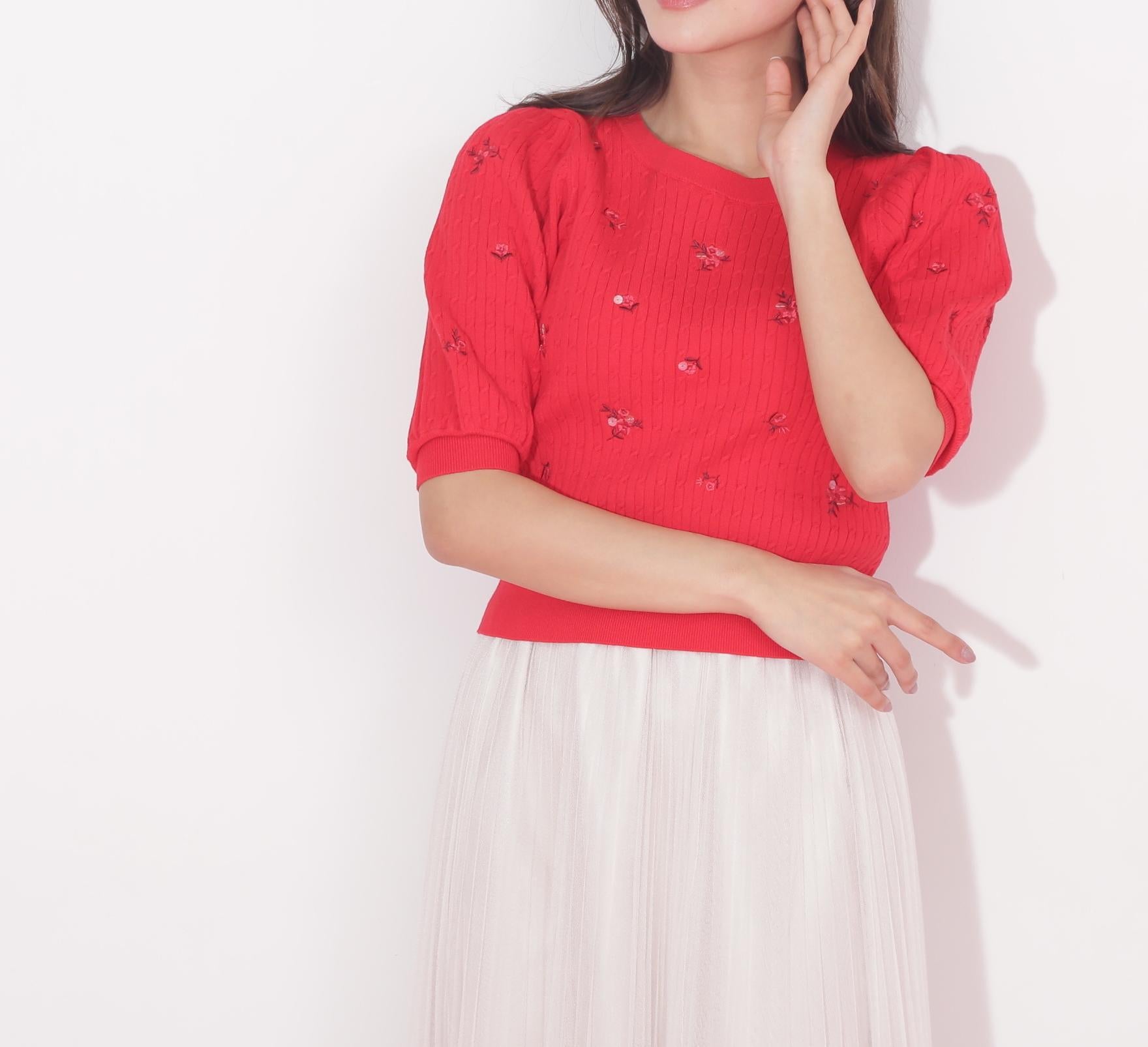 フラワーエンブロイダリーコンパクトニット レッド