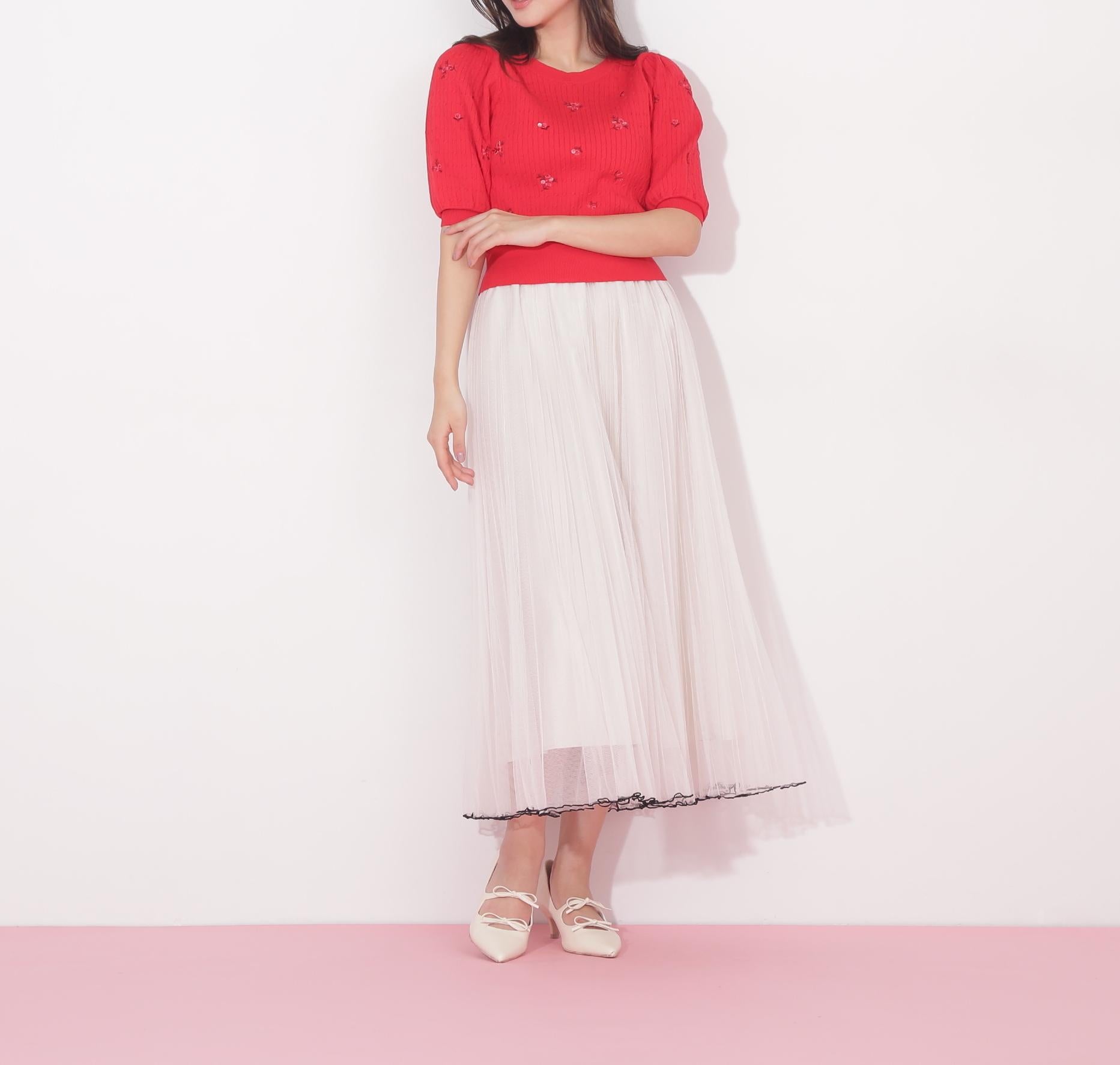 フラワーエンブロイダリーコンパクトニット レッド