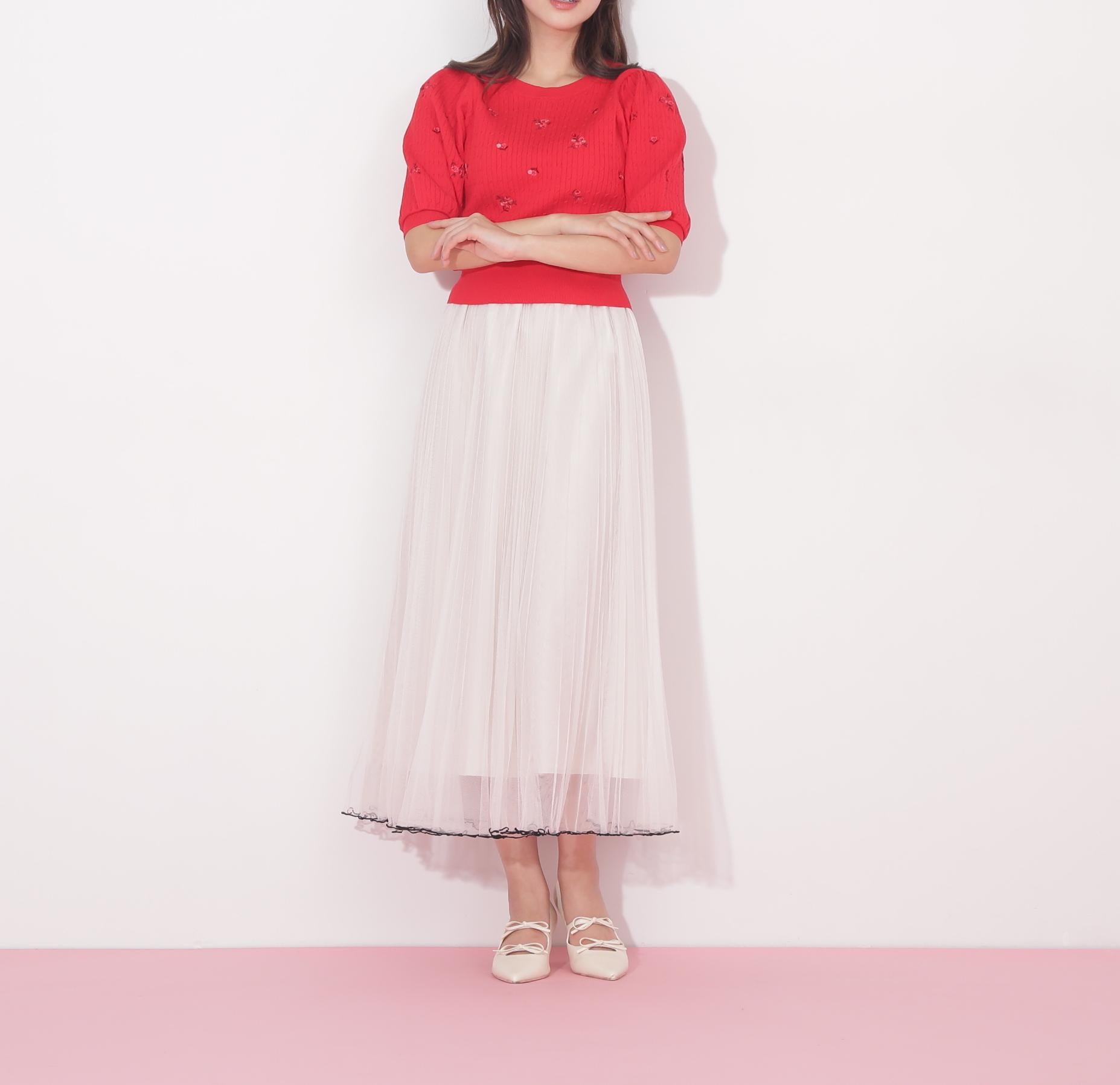 フラワーエンブロイダリーコンパクトニット レッド