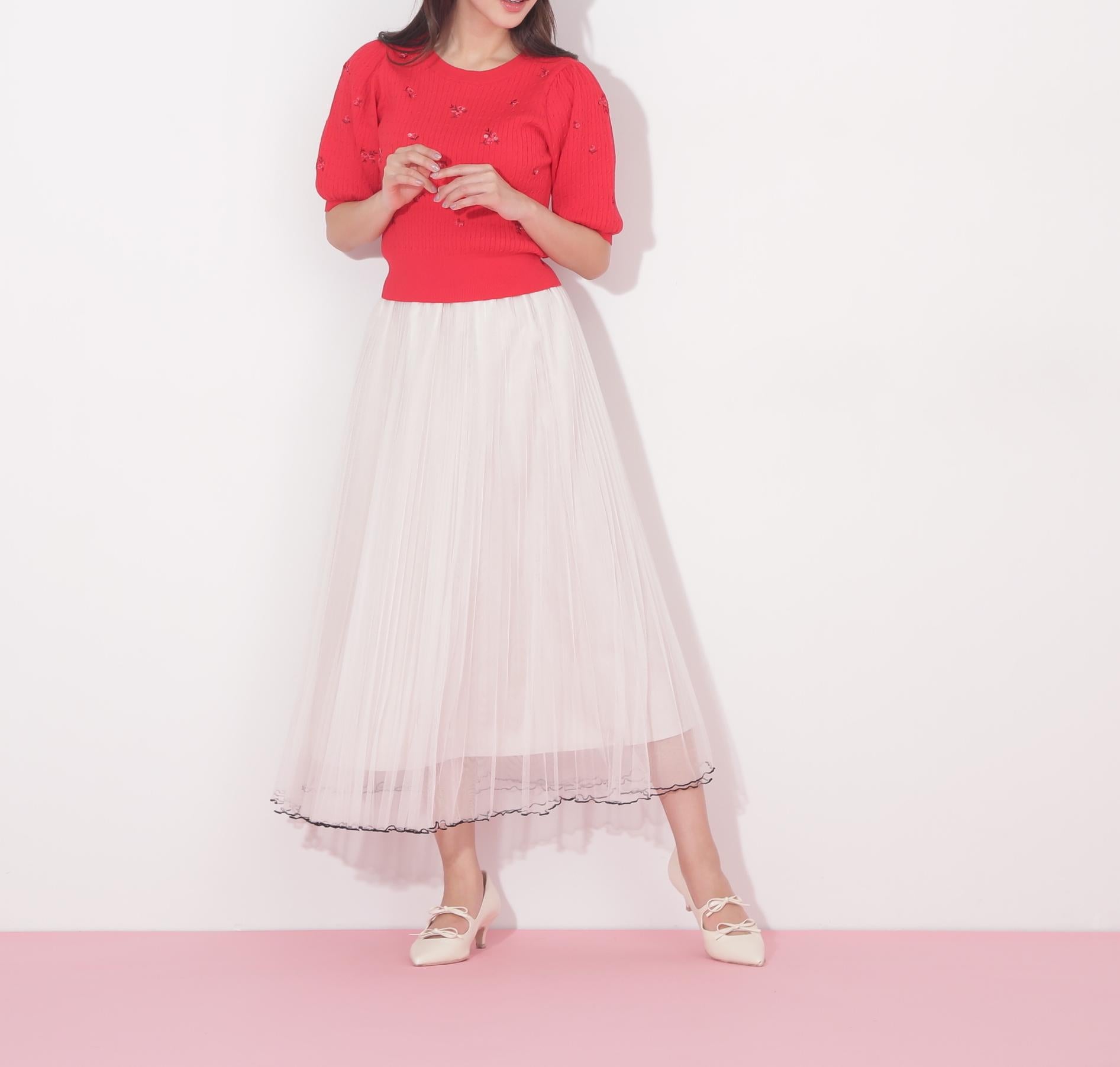 フラワーエンブロイダリーコンパクトニット レッド