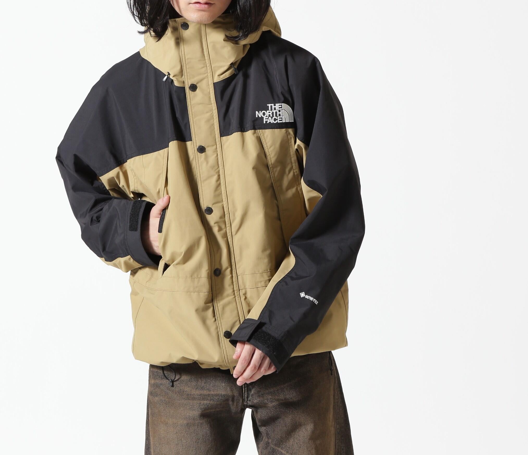 THE NO>TH FACE<ザ・ノース・フェイス　Mountain Light Jacket ベージュ