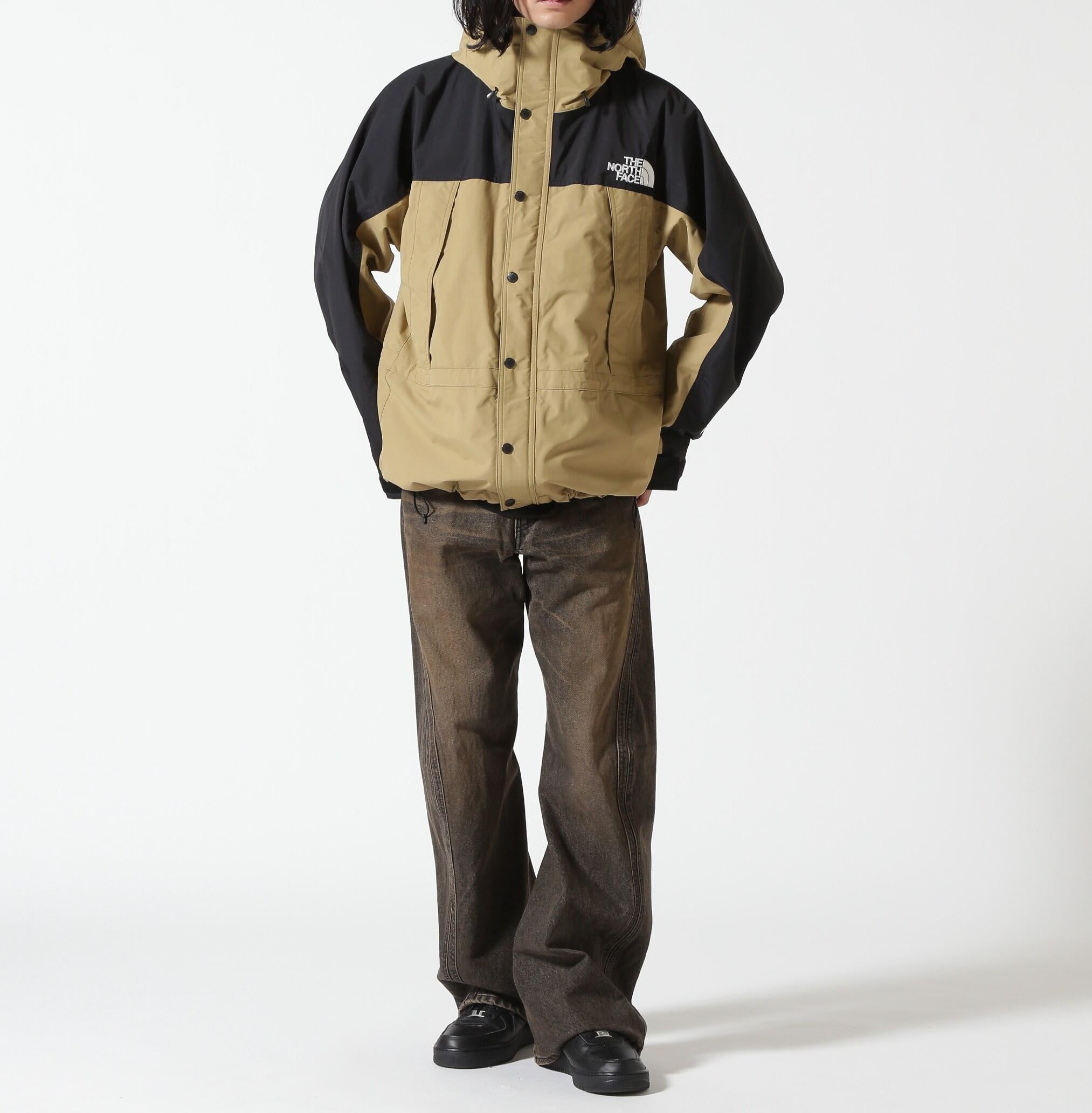 THE NO>TH FACE<ザ・ノース・フェイス　Mountain Light Jacket ベージュ