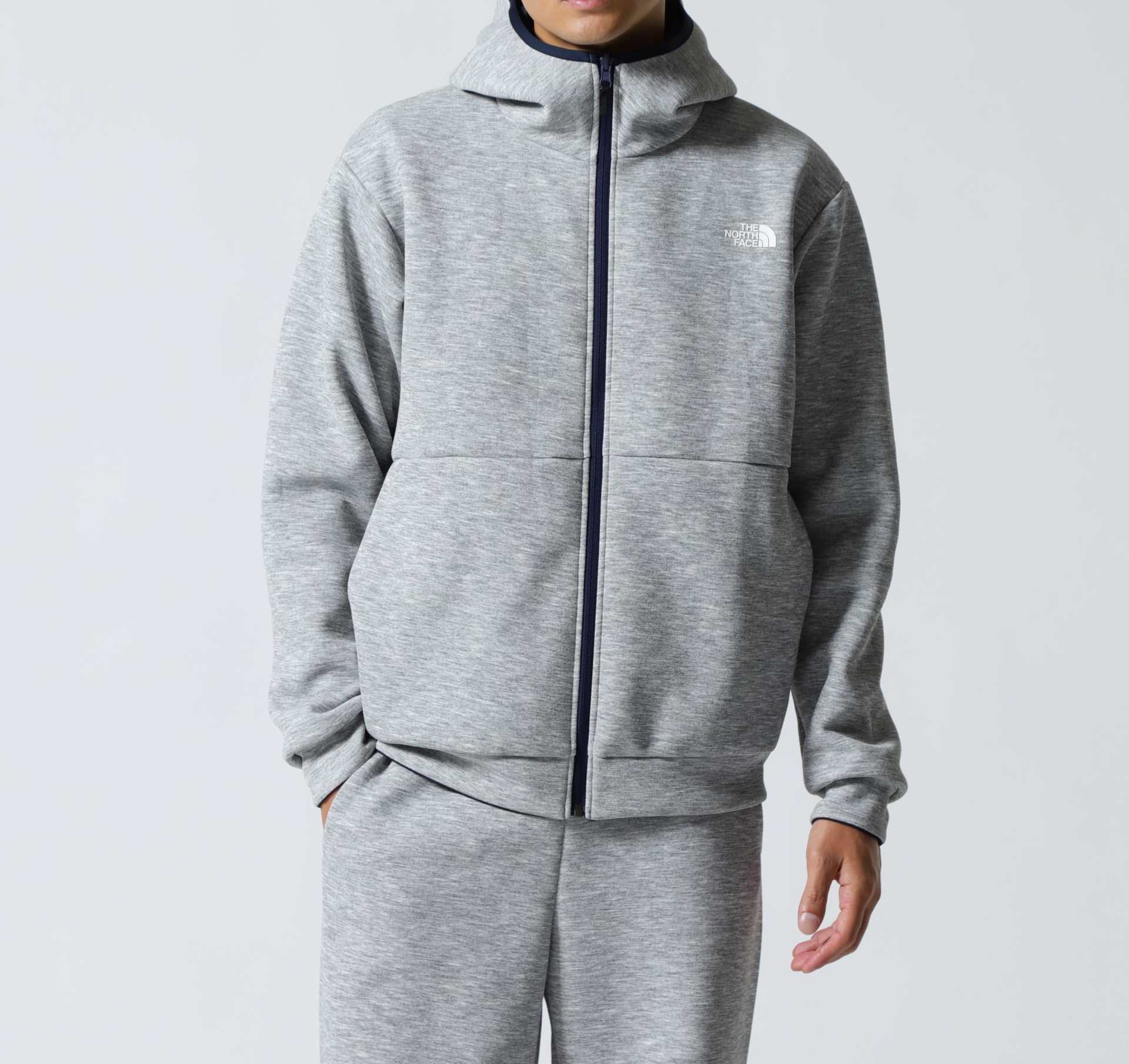 THE NORTH FACE (ザ・ノース・フェイス）reversible Teck Hoodie グレー
