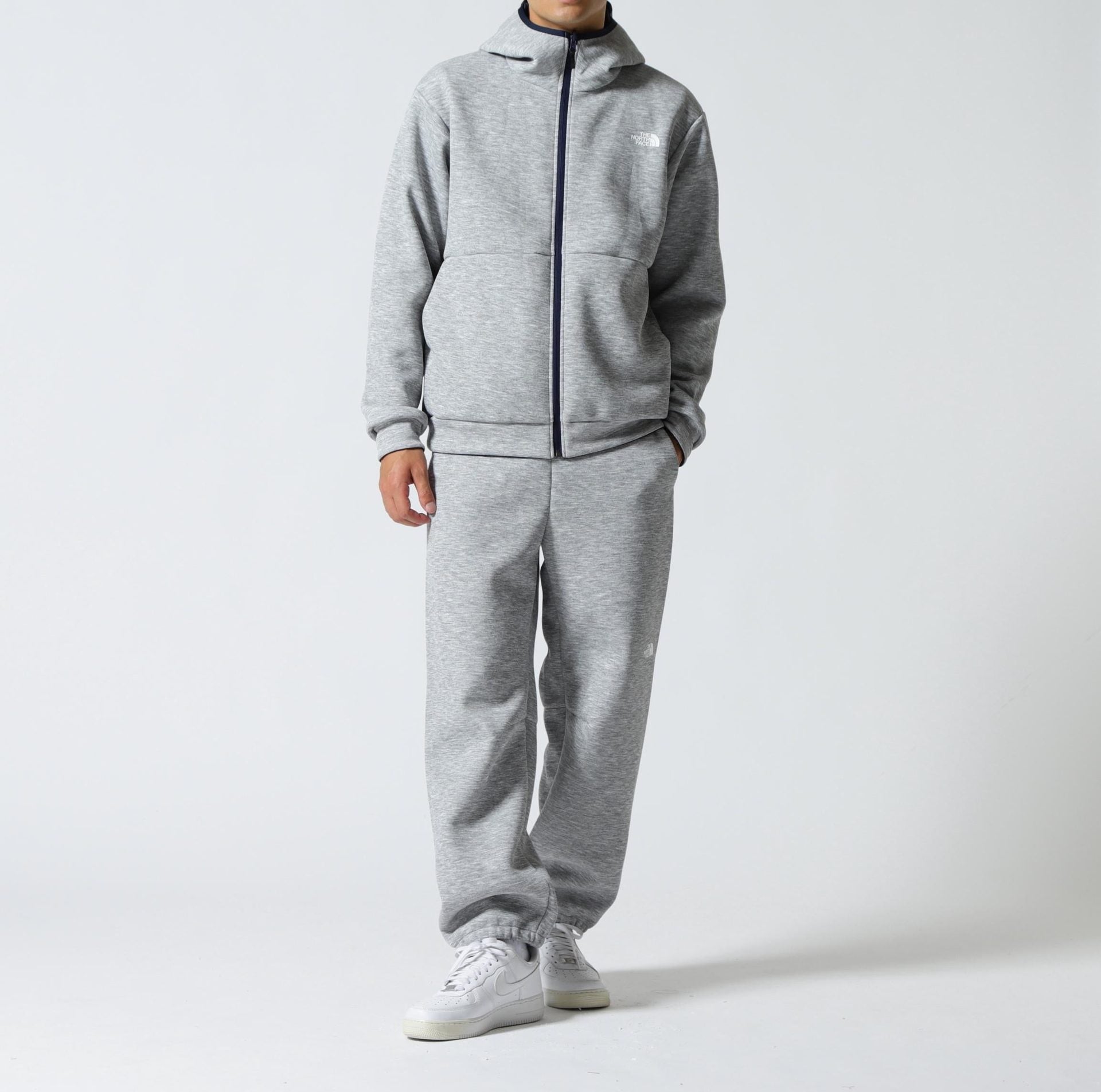 THE NORTH FACE (ザ・ノース・フェイス）reversible Teck Hoodie グレー