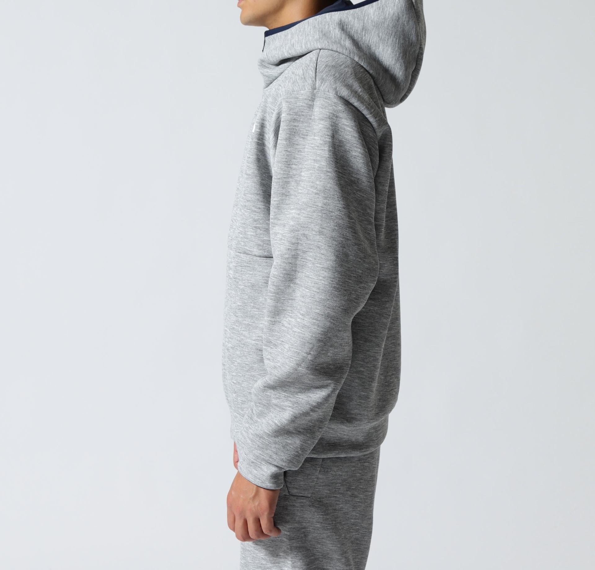 THE NORTH FACE (ザ・ノース・フェイス）reversible Teck Hoodie グレー