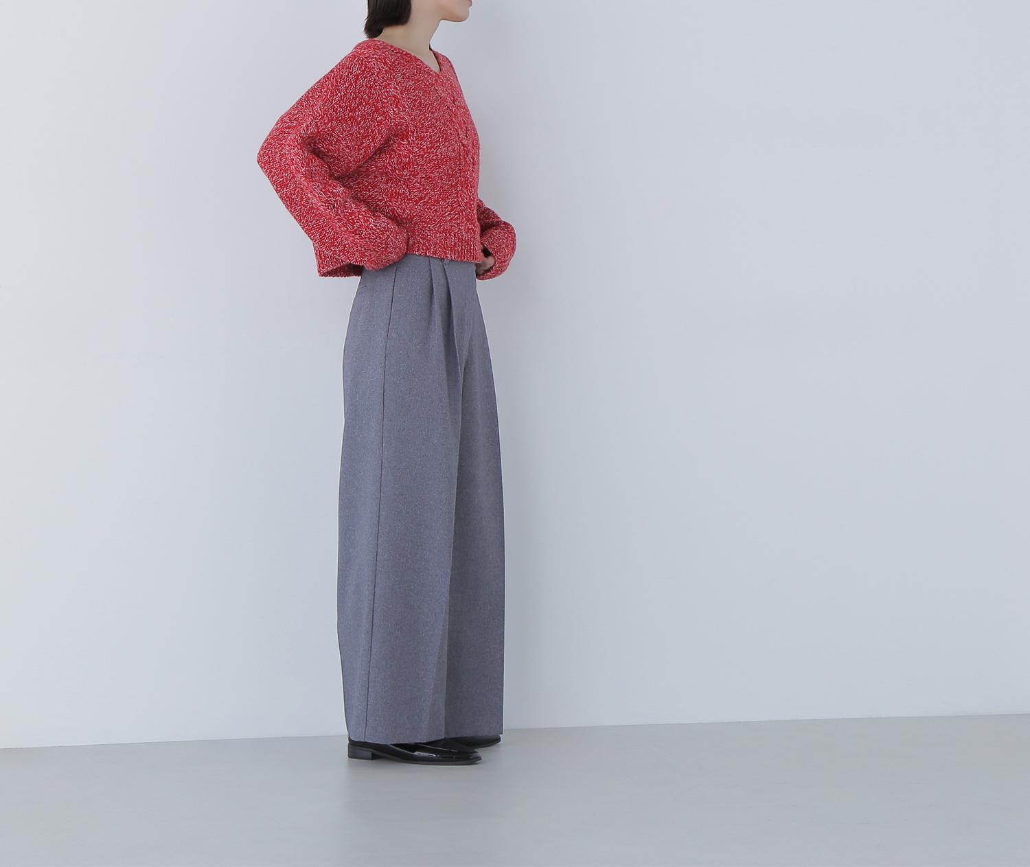 Vネックケーブルニット レッドベース2