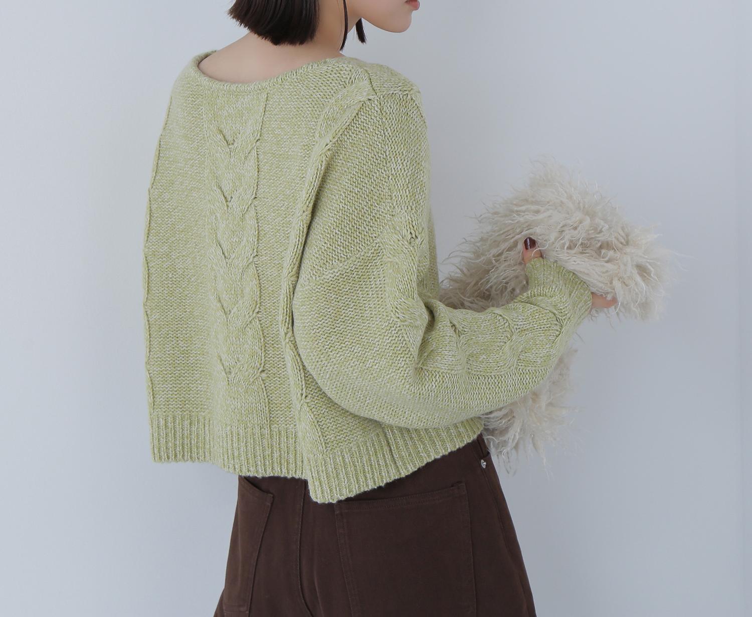 Vネックケーブルニット グリーンベース2