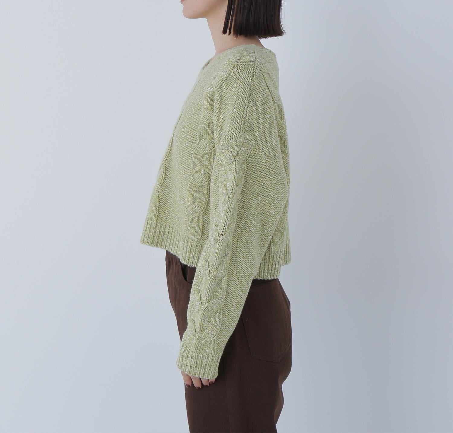 Vネックケーブルニット グリーンベース2