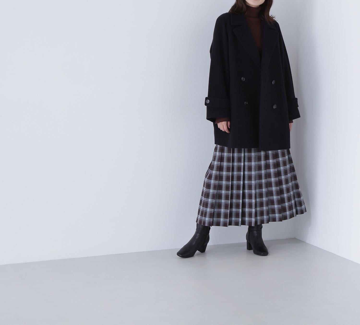 ベーシックタートルネックニット ダークブラウン1