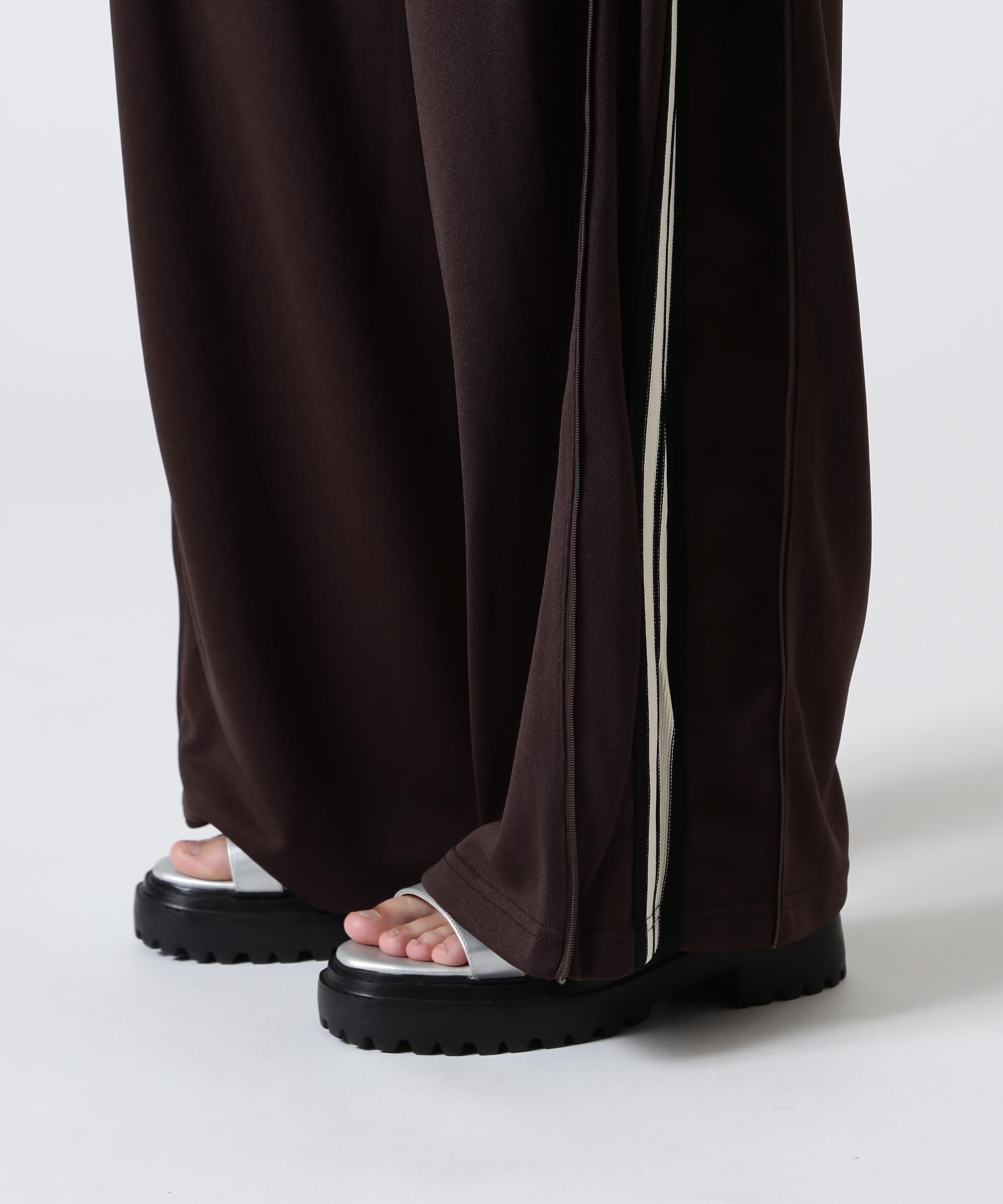 Knuth Marf（クヌースマーフ）zip-up track pants(unisex) ブラウン