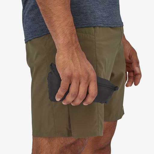 Patagonia/パタゴニア  メンズ・フーディニ・ジャケット ブラック