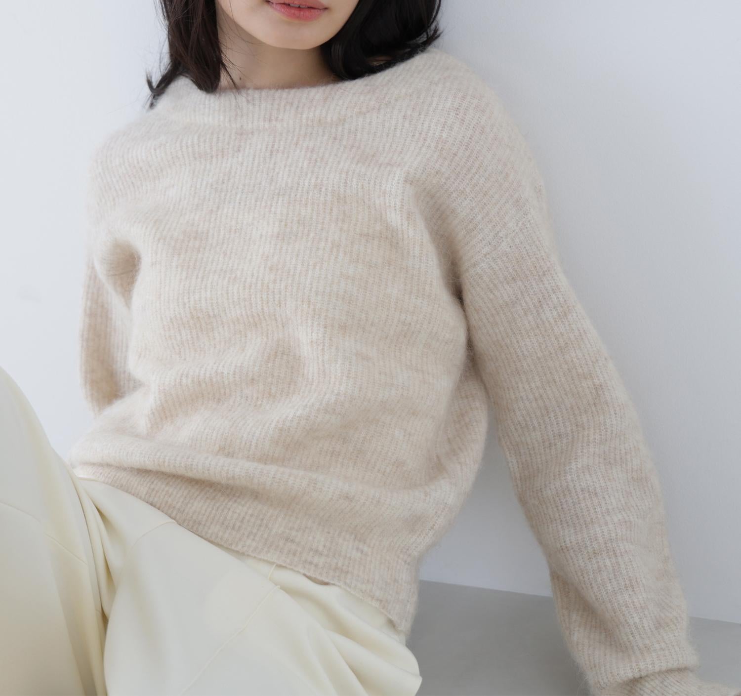 アルパカ混クルーネックニット ライトベージュ