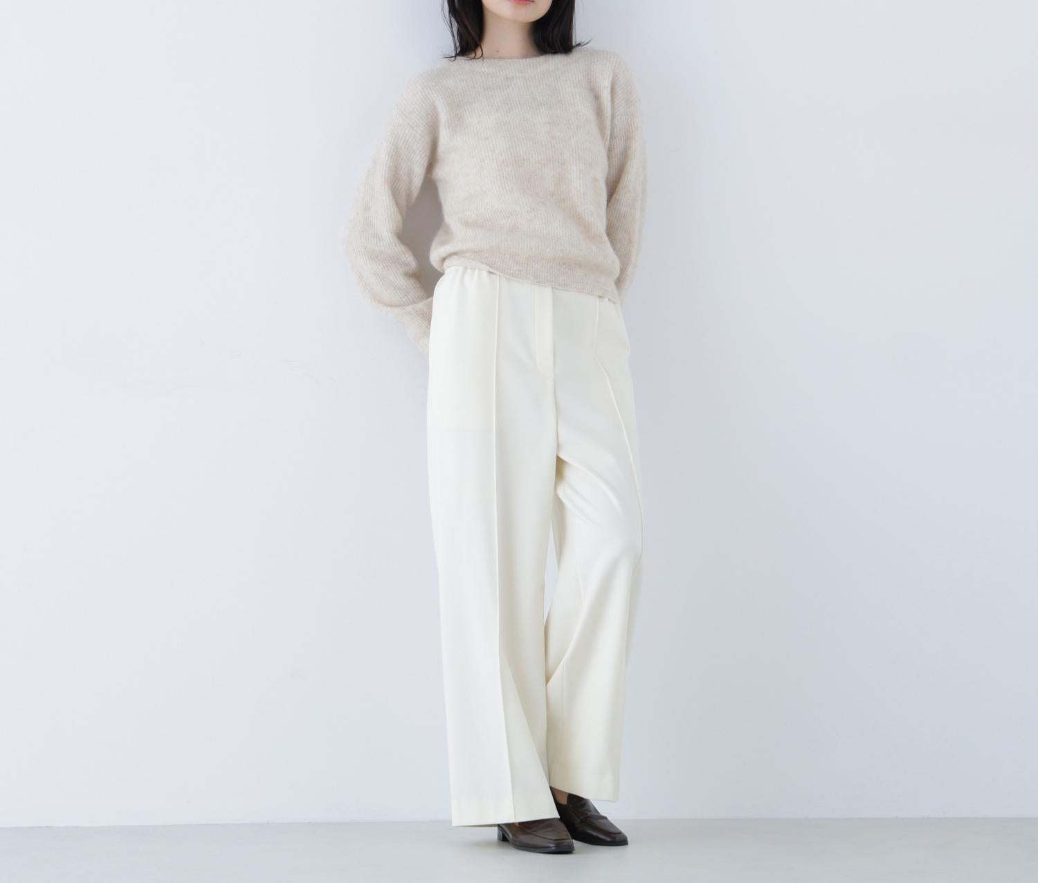 アルパカ混クルーネックニット ライトベージュ