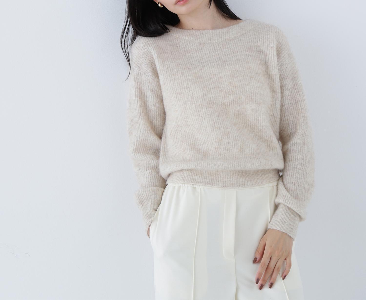 アルパカ混クルーネックニット ライトベージュ