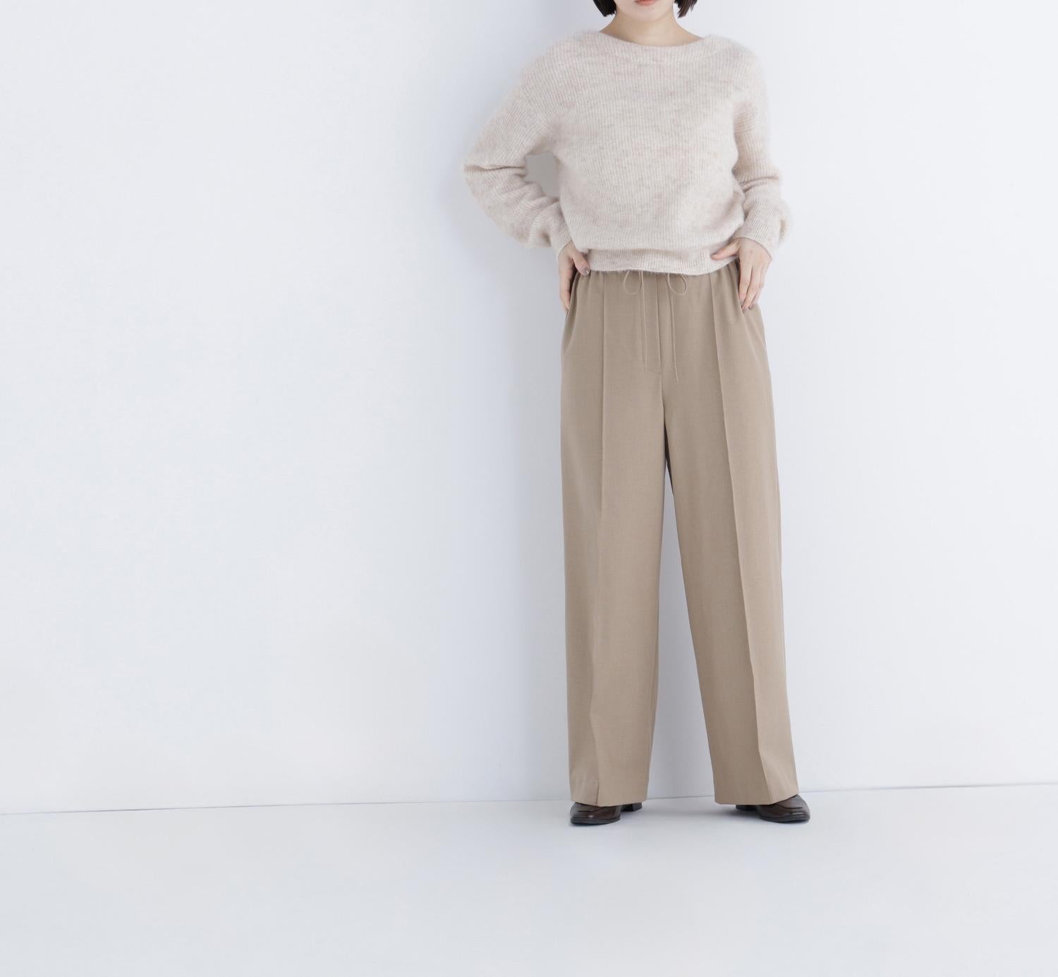 アルパカ混クルーネックニット ライトベージュ