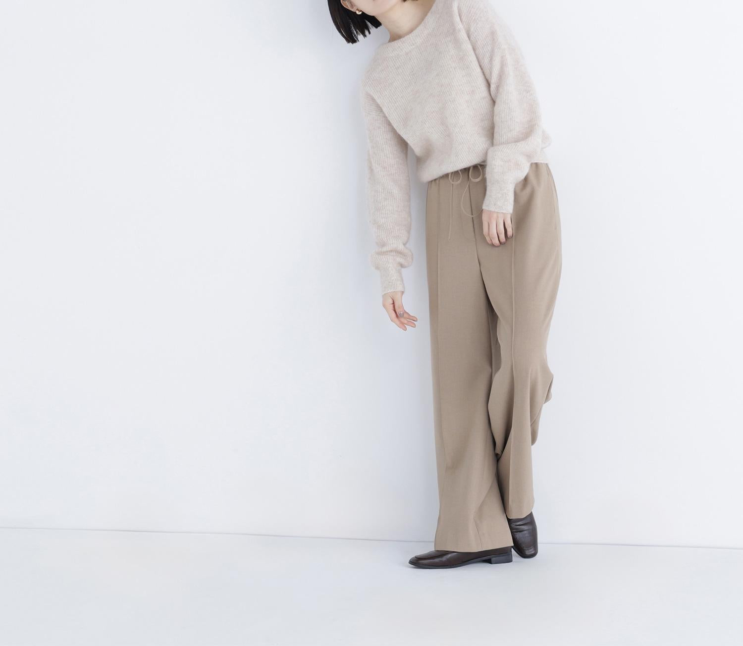 アルパカ混クルーネックニット ライトベージュ