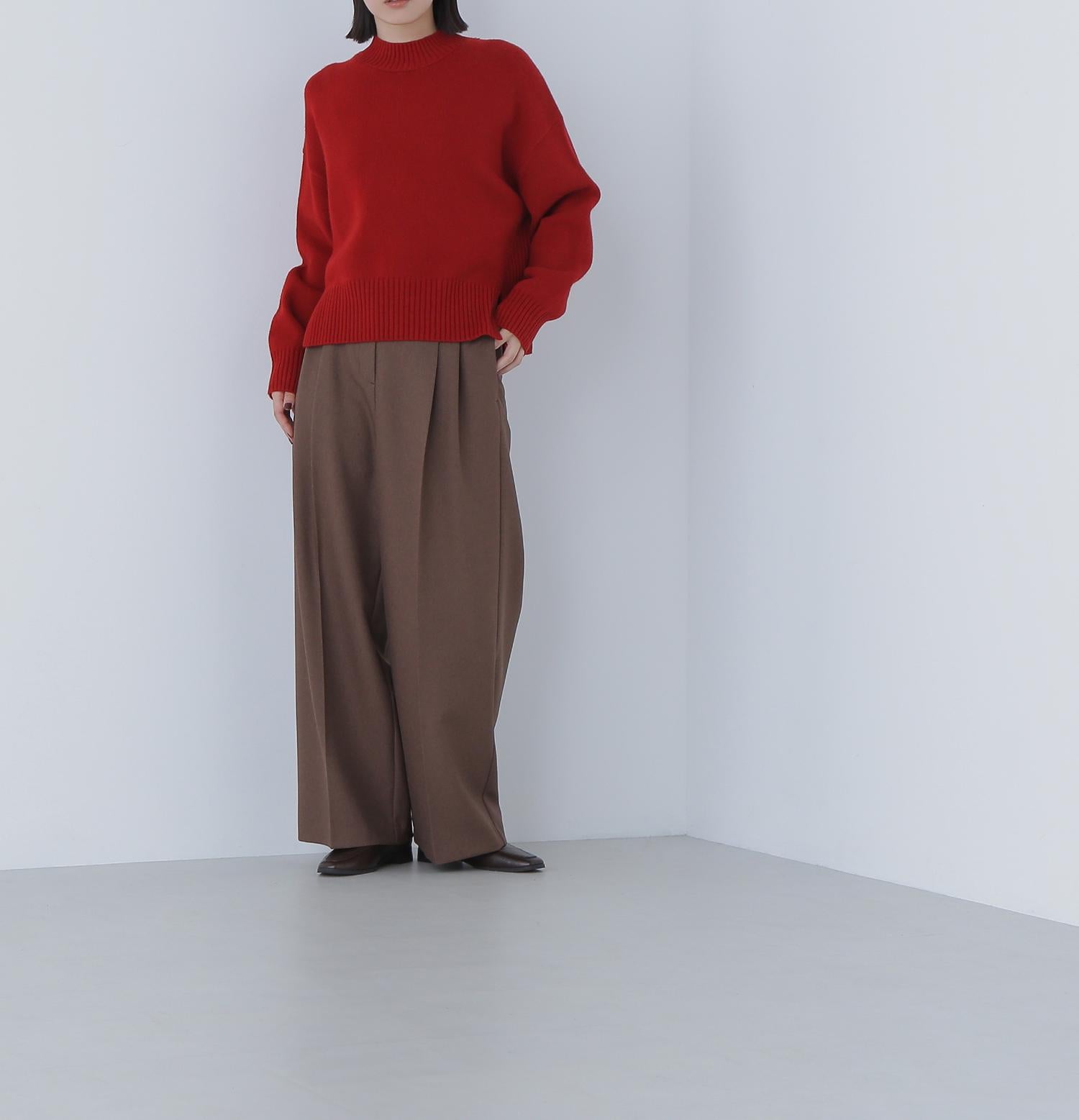 サイドスリットハイネックニット レッド
