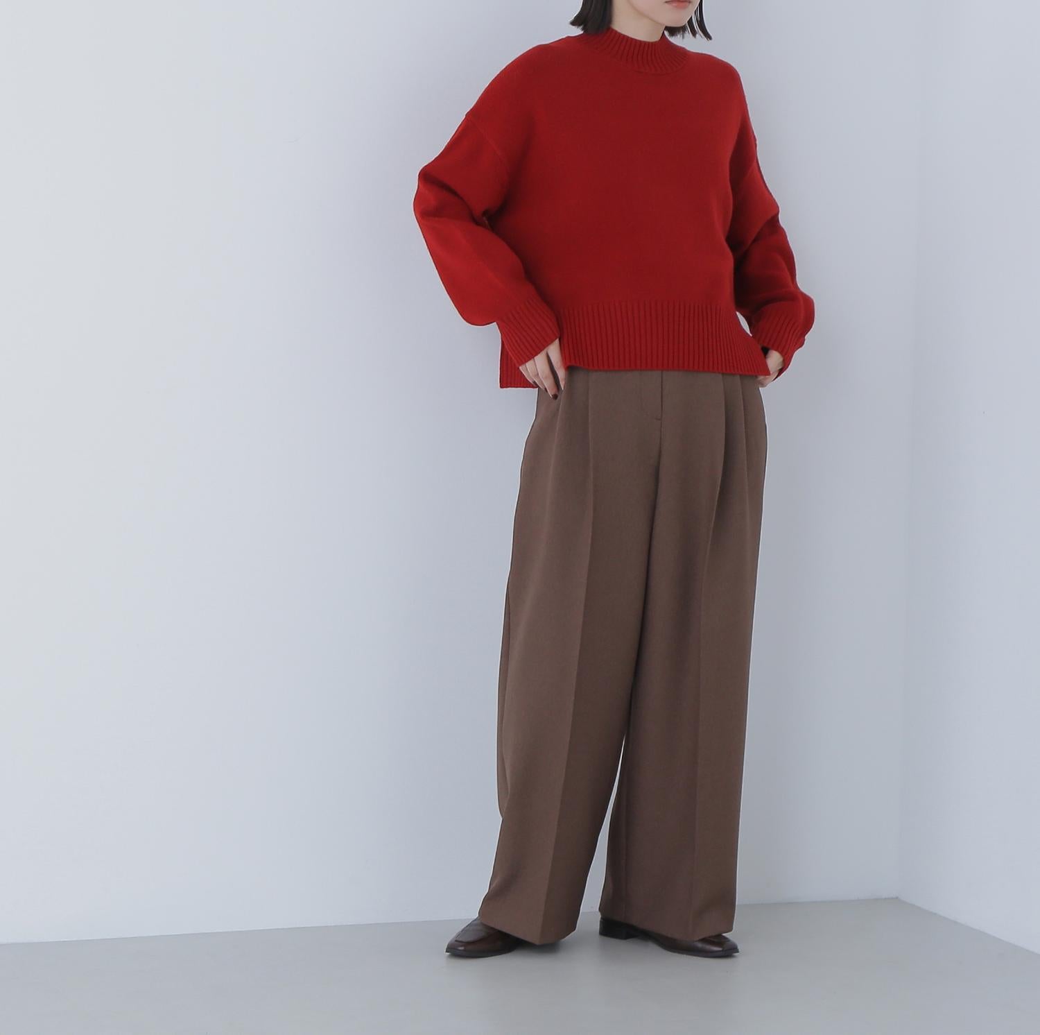サイドスリットハイネックニット レッド